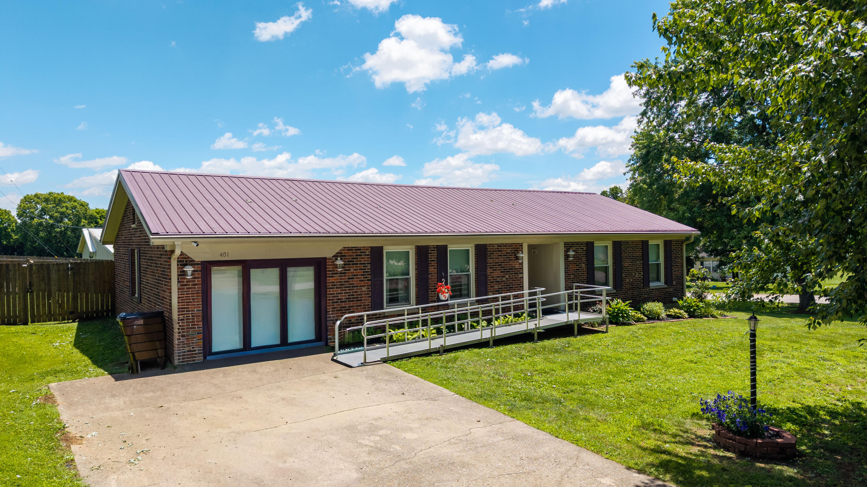401 Haddix Street Property Photo 45