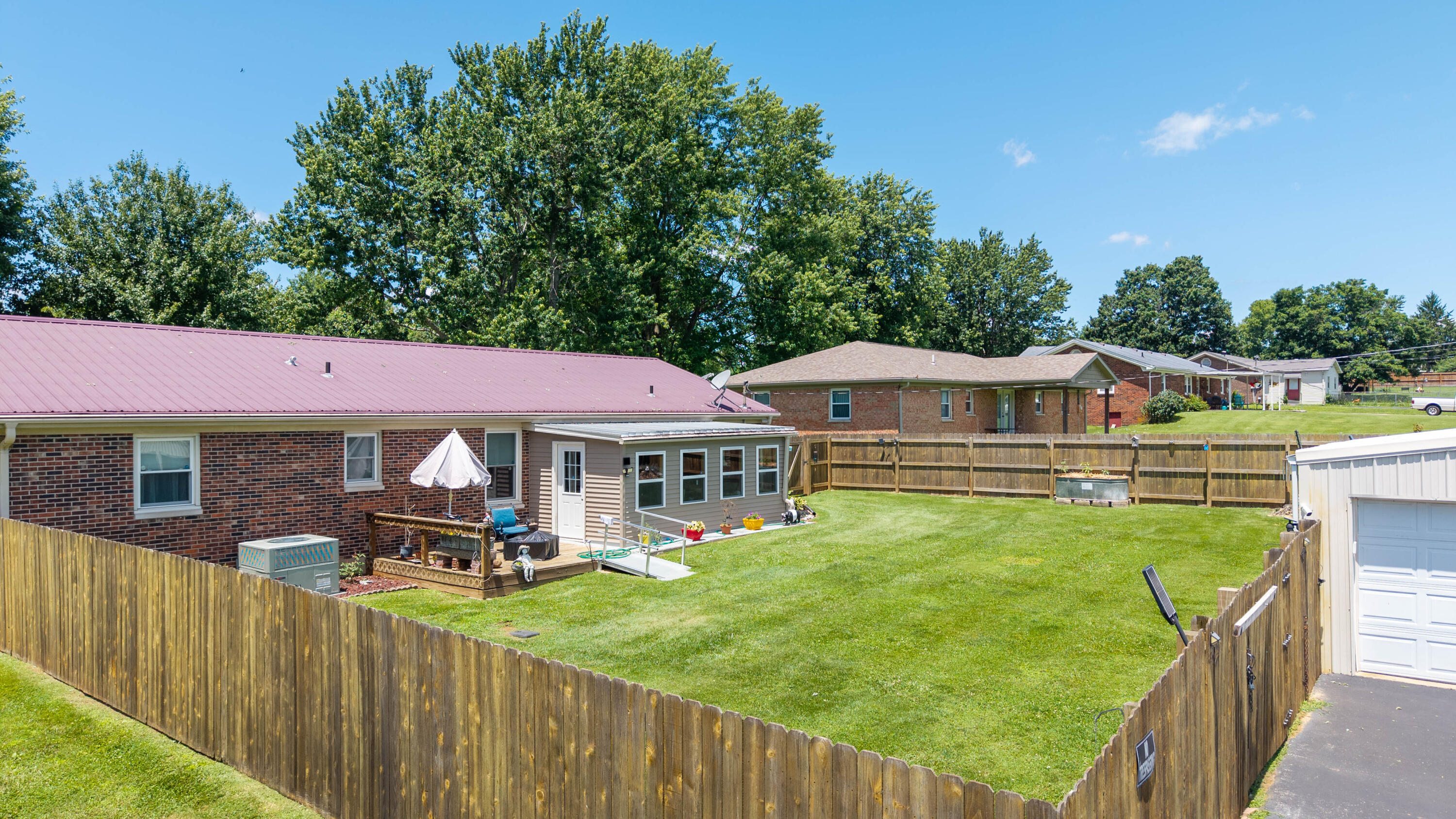 401 Haddix Street Property Photo 48