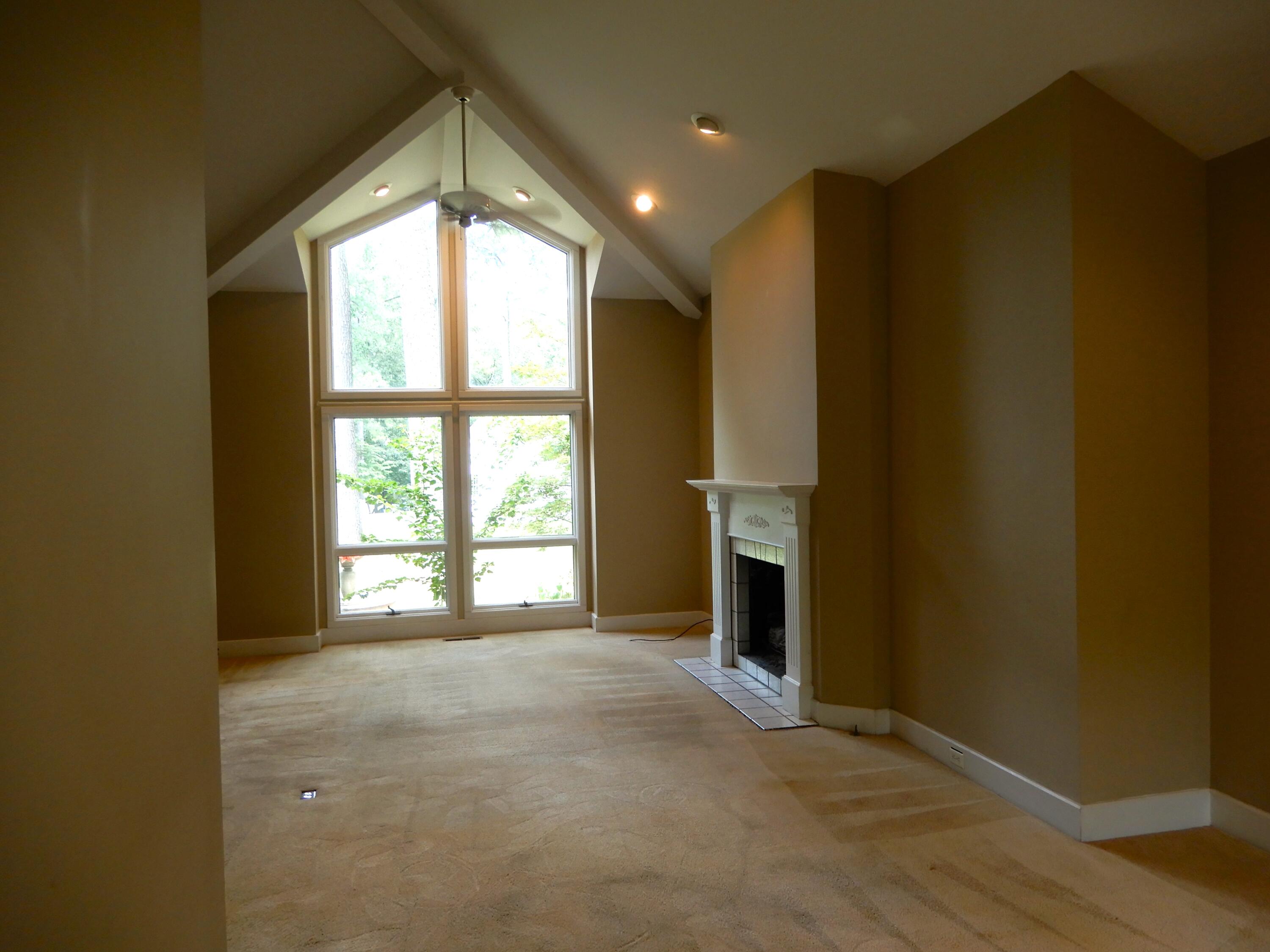 643 Whitney Drive Property Photo 3