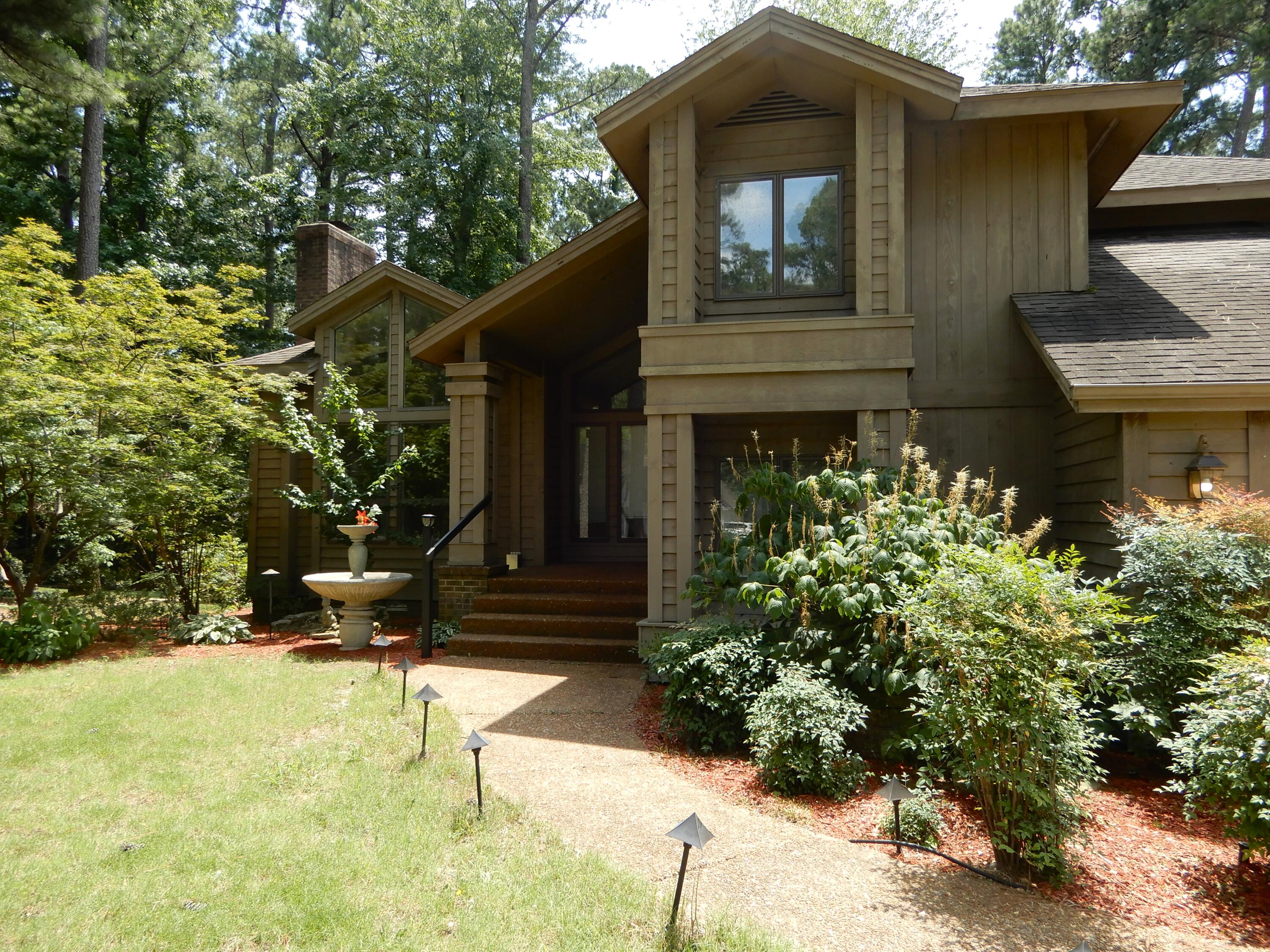 643 Whitney Drive Property Photo 5