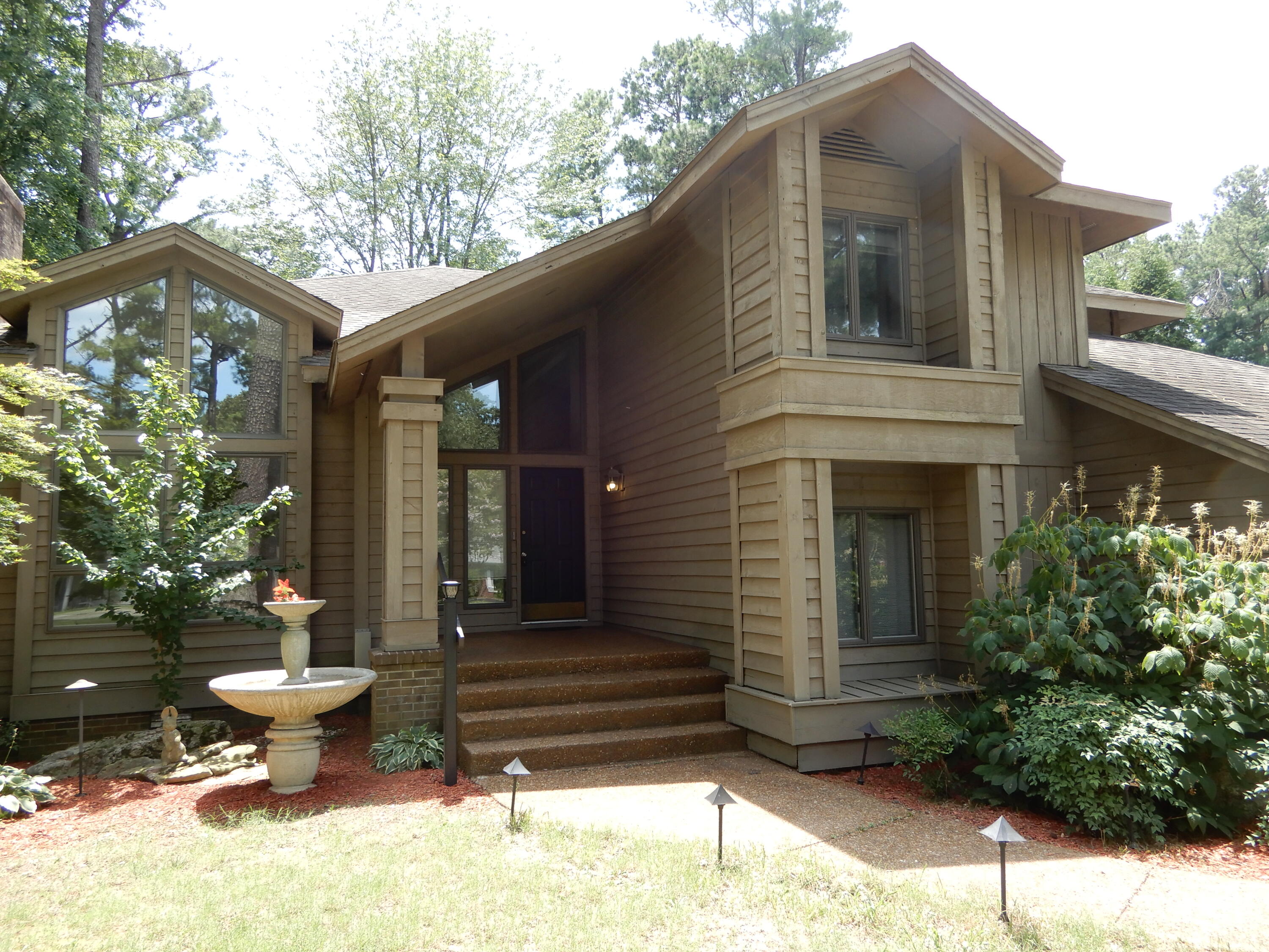 643 Whitney Drive Property Photo 6