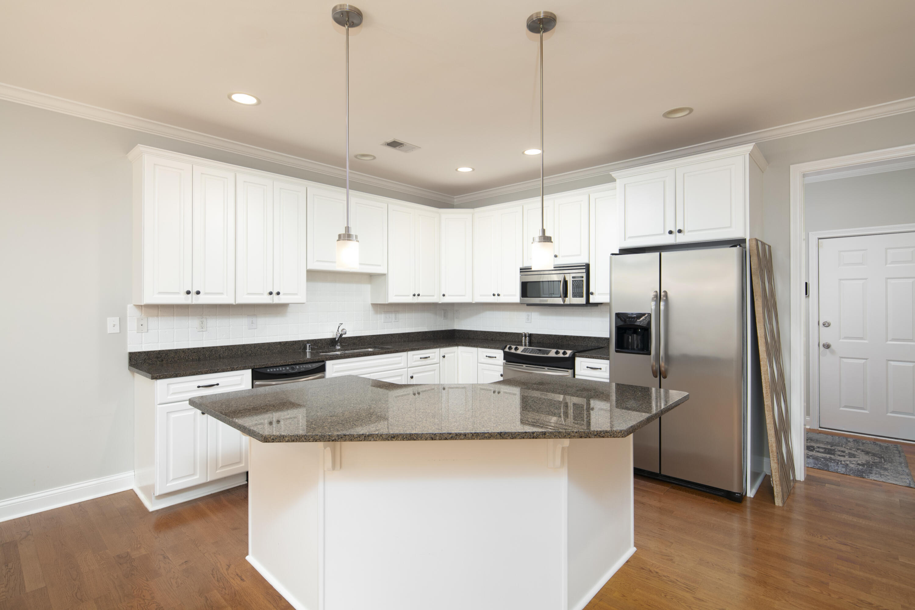 947 Star Shoot Parkway Property Photo 8