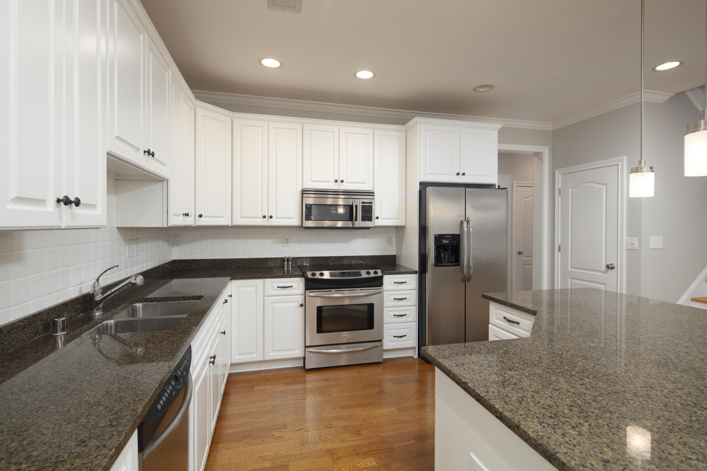 947 Star Shoot Parkway Property Photo 10