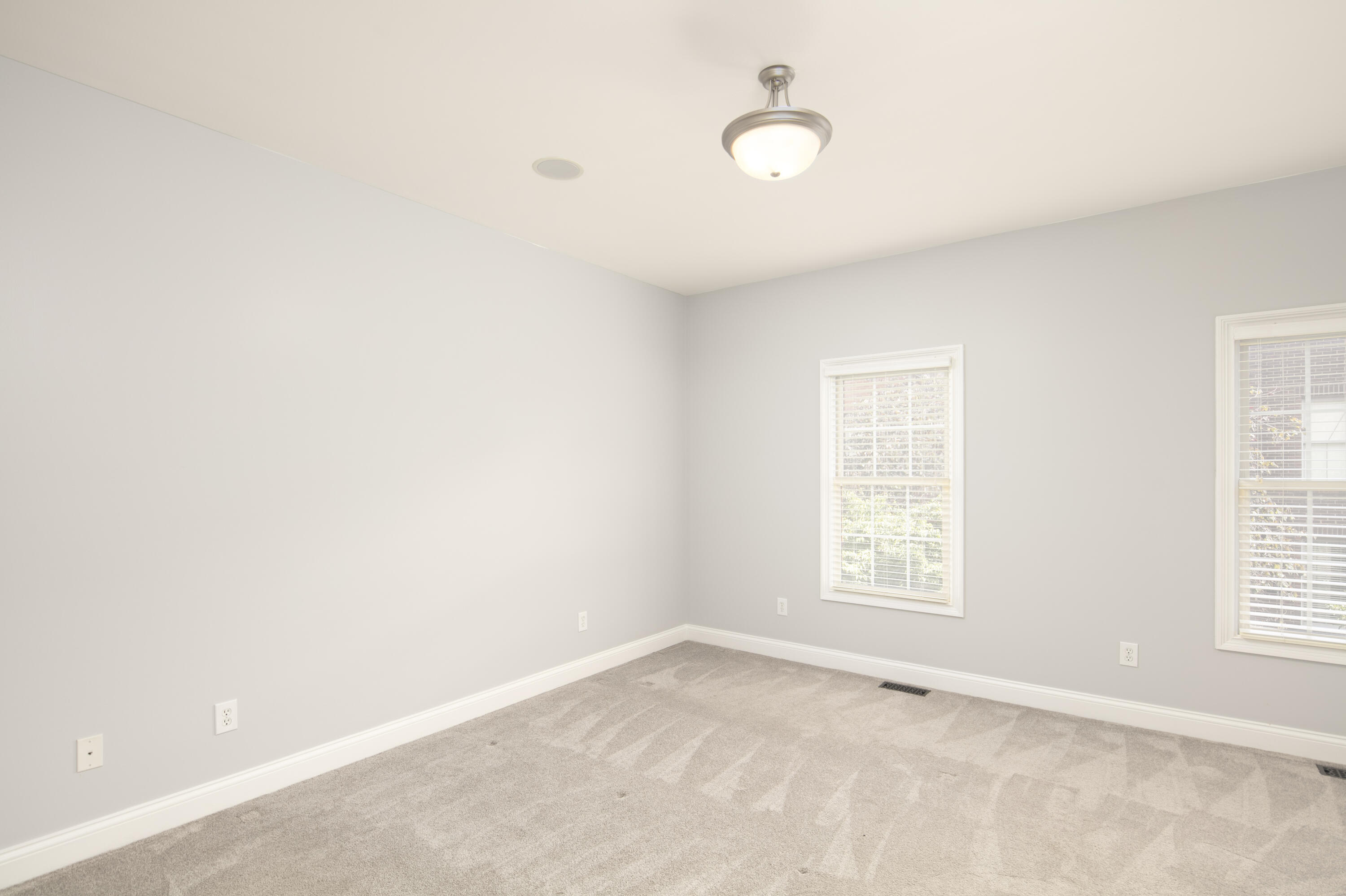 947 Star Shoot Parkway Property Photo 14