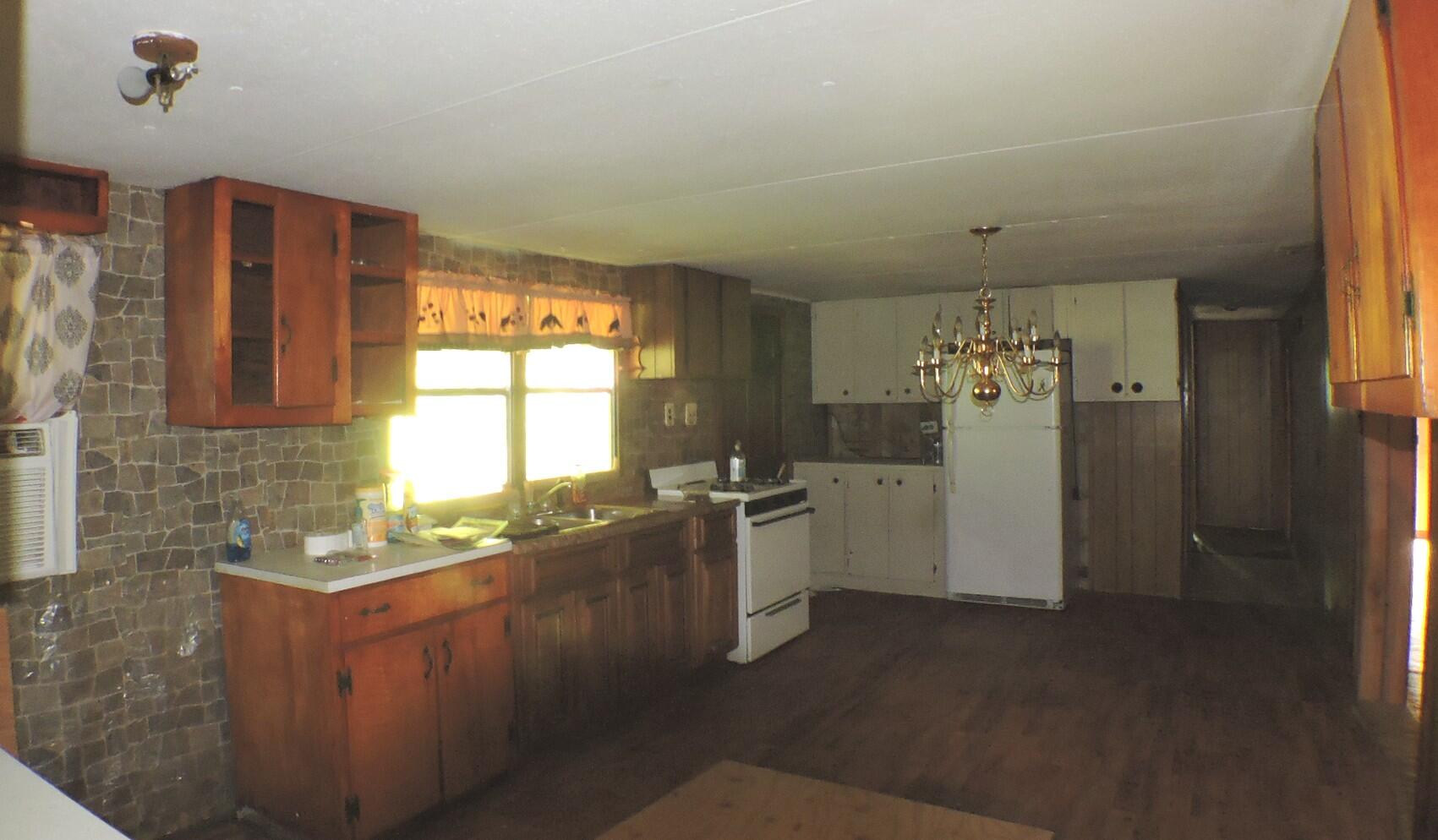 582 Clifton Road Property Photo 10