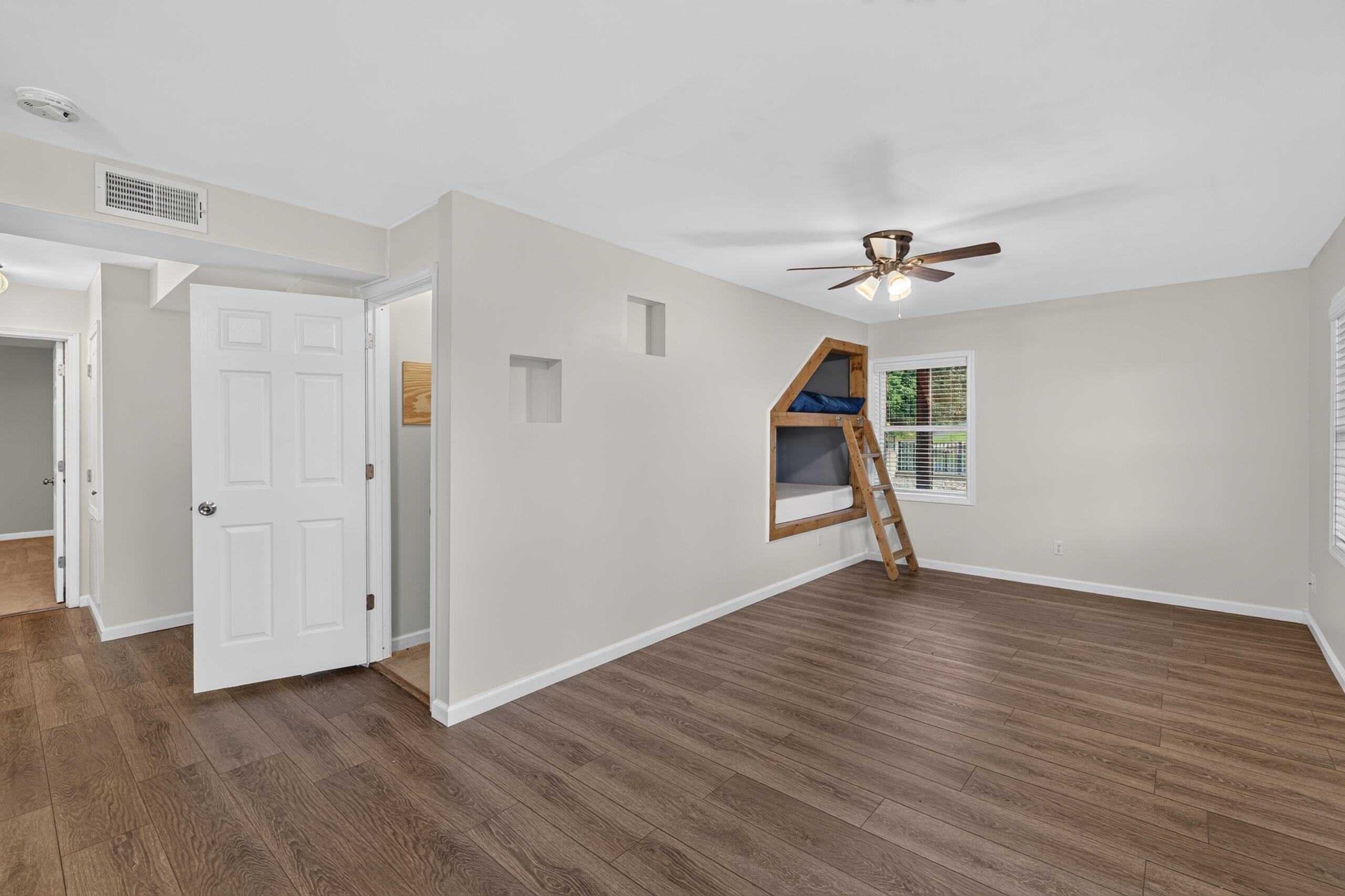 141 S Ash Street Property Photo 42