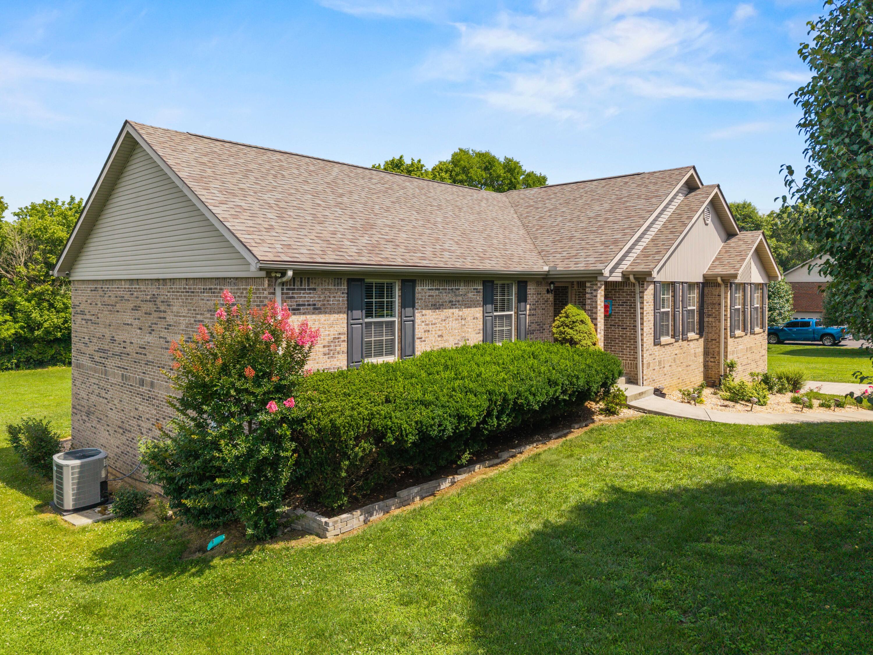 55 Summit Pointe Drive Property Photo 4
