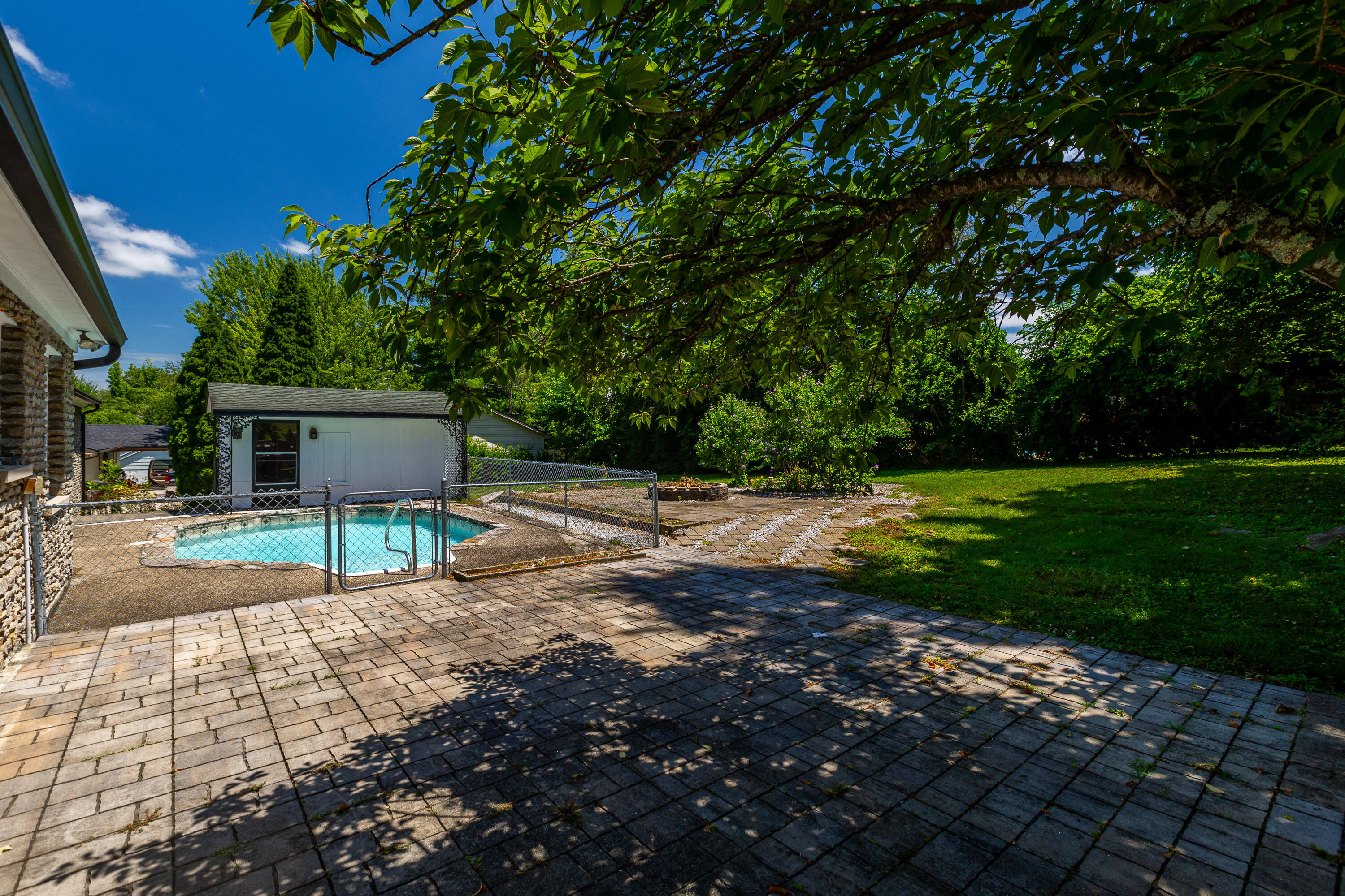 608 Colby Road Property Photo 2