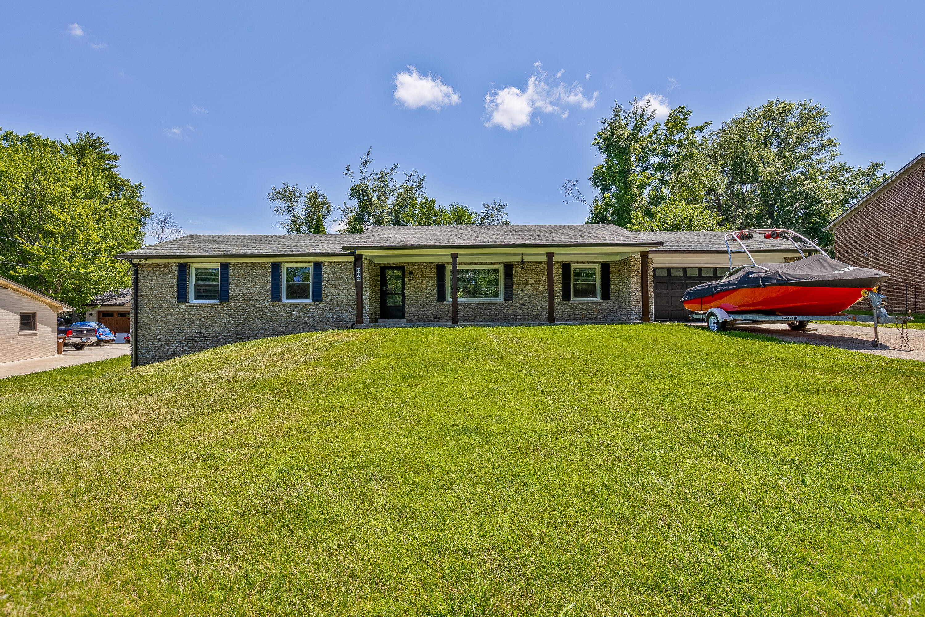 608 Colby Road Property Photo 4