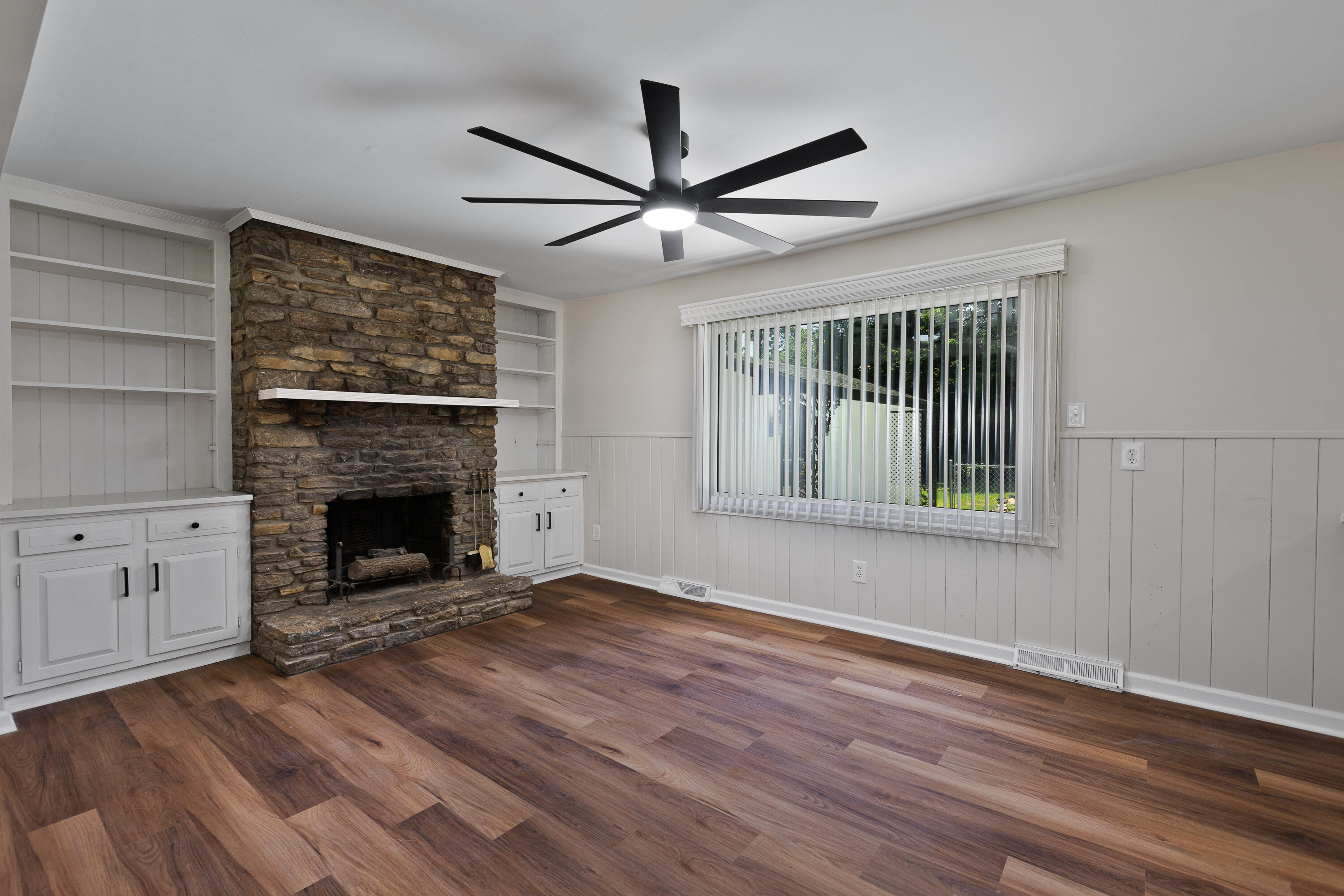 608 Colby Road Property Photo 11