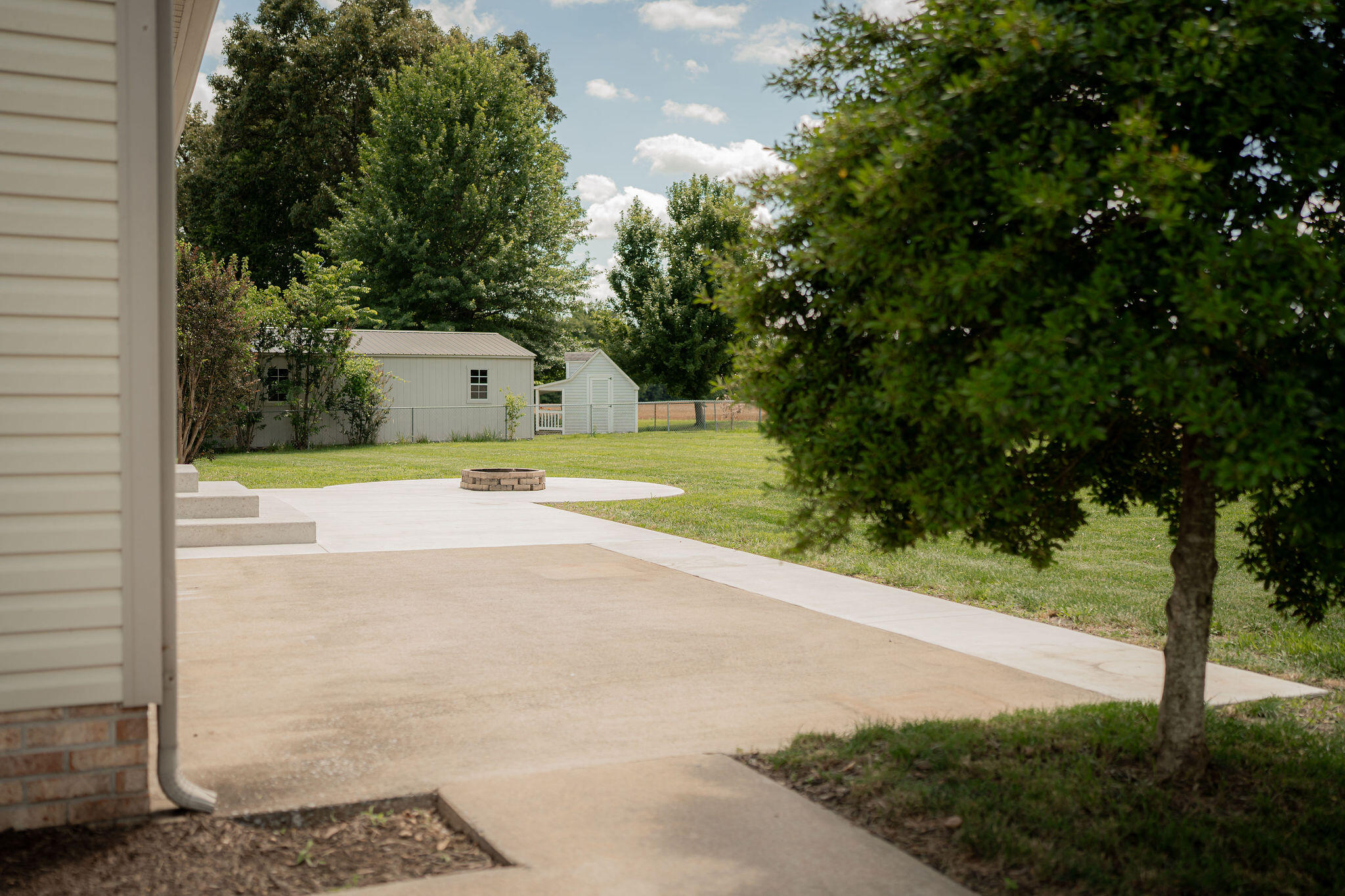 546 Smith's Lane Property Photo 5