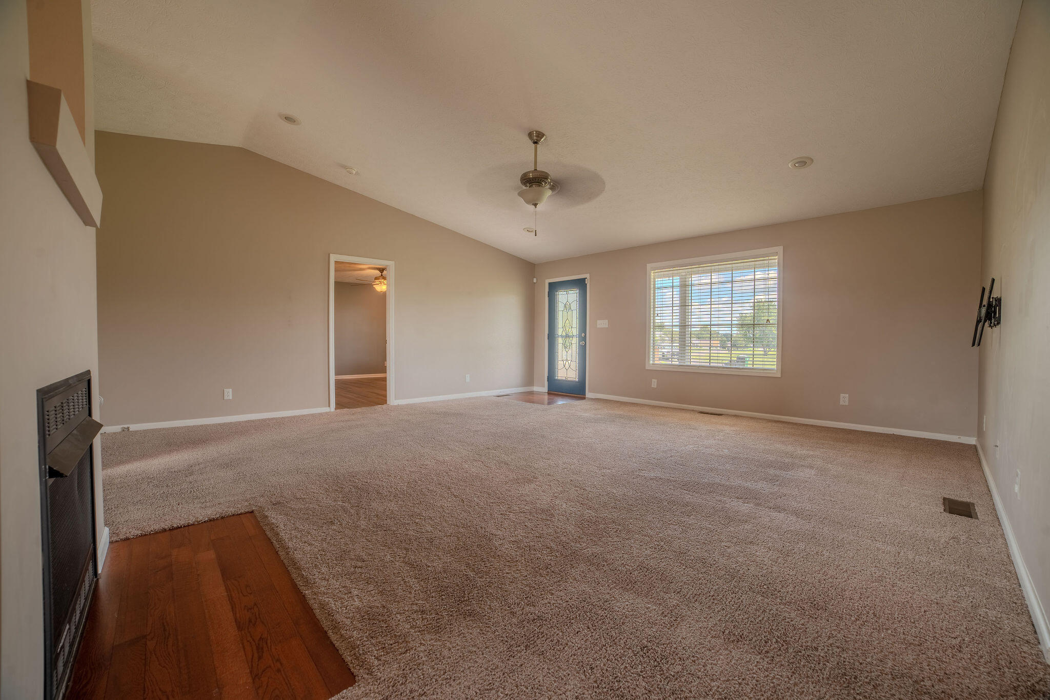 546 Smith's Lane Property Photo 8
