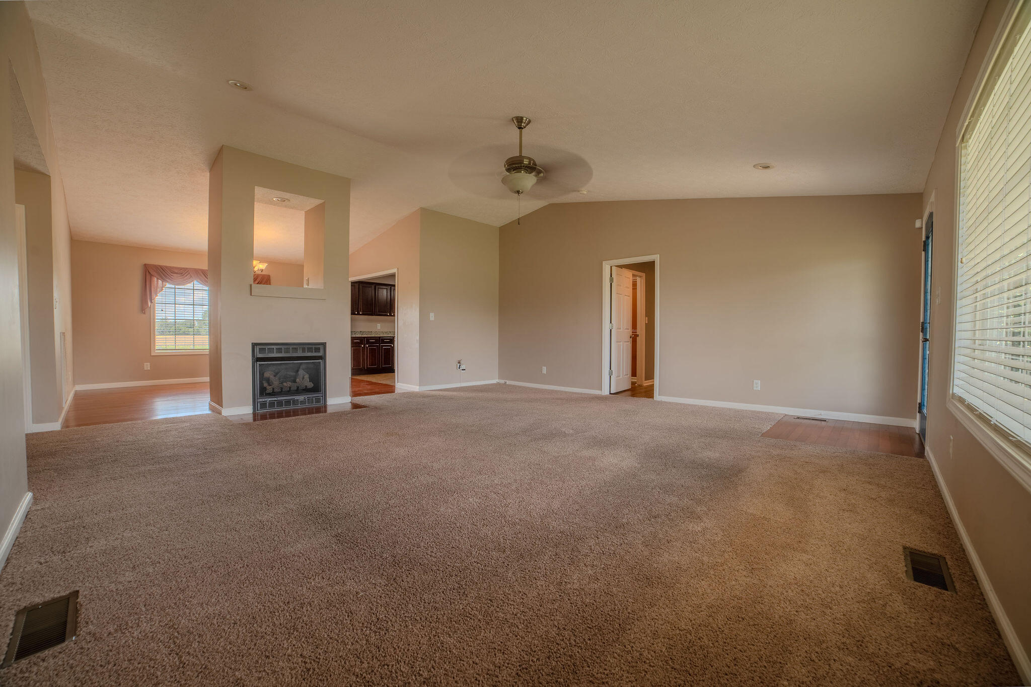 546 Smith's Lane Property Photo 9