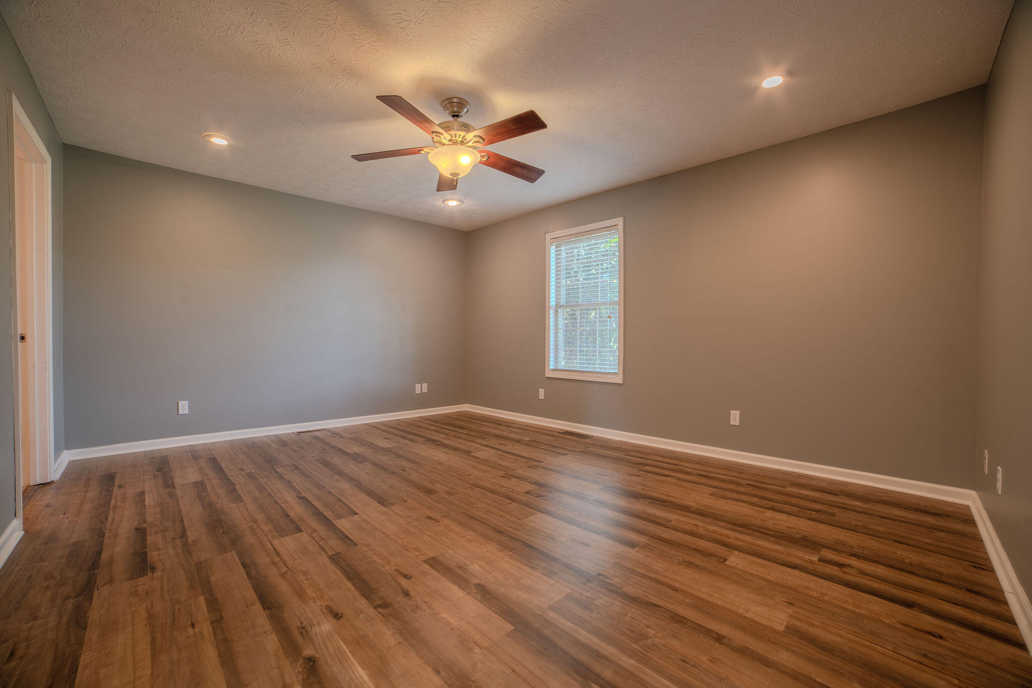 546 Smith's Lane Property Photo 18