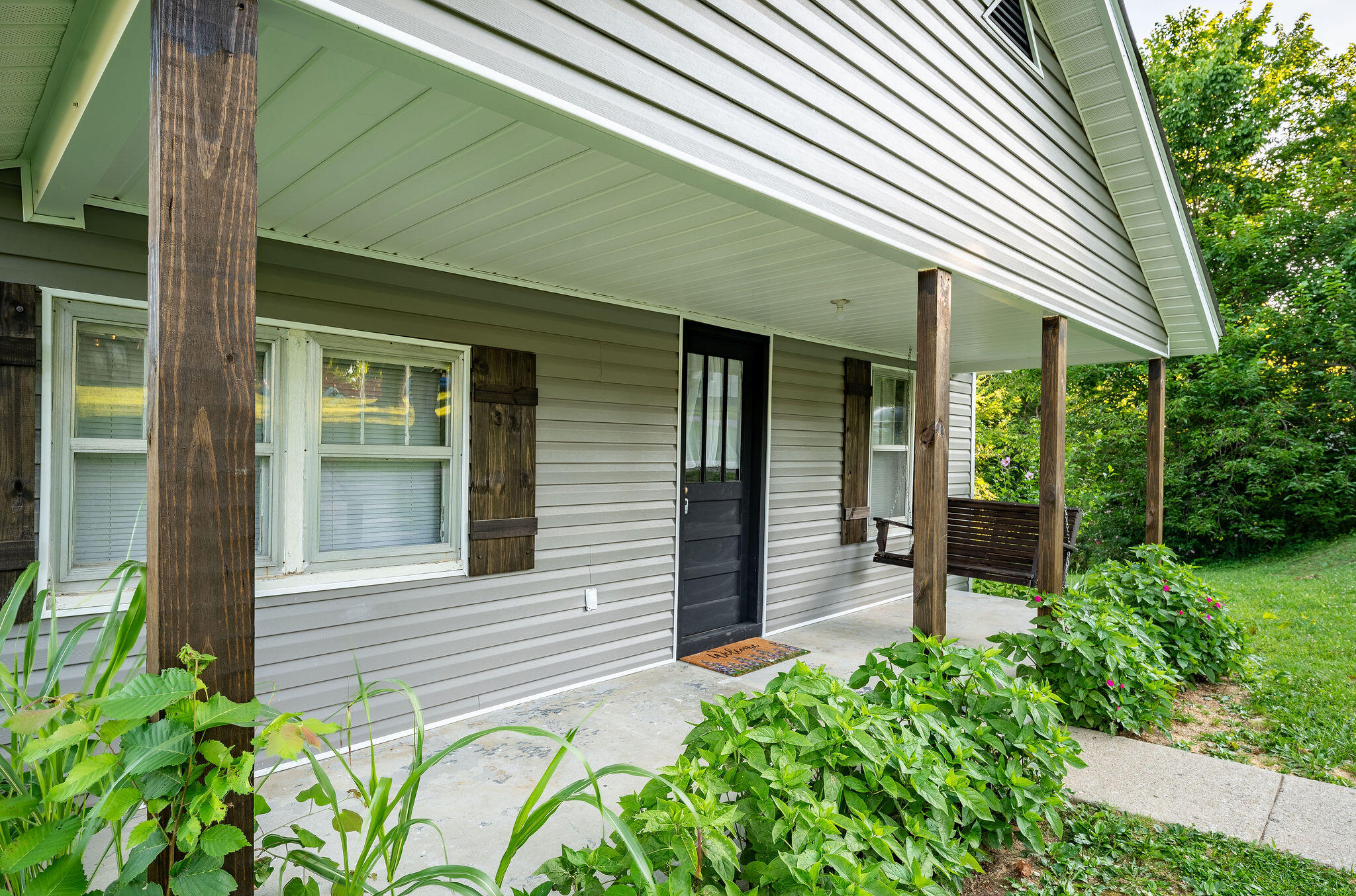 370 Green Acres Drive Property Photo 4