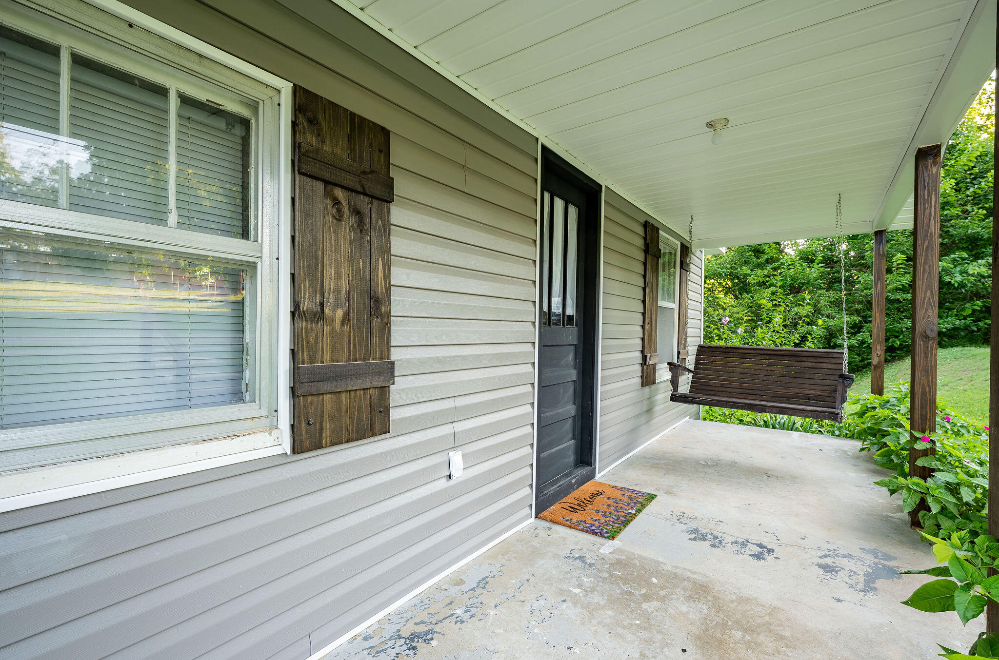 370 Green Acres Drive Property Photo 5