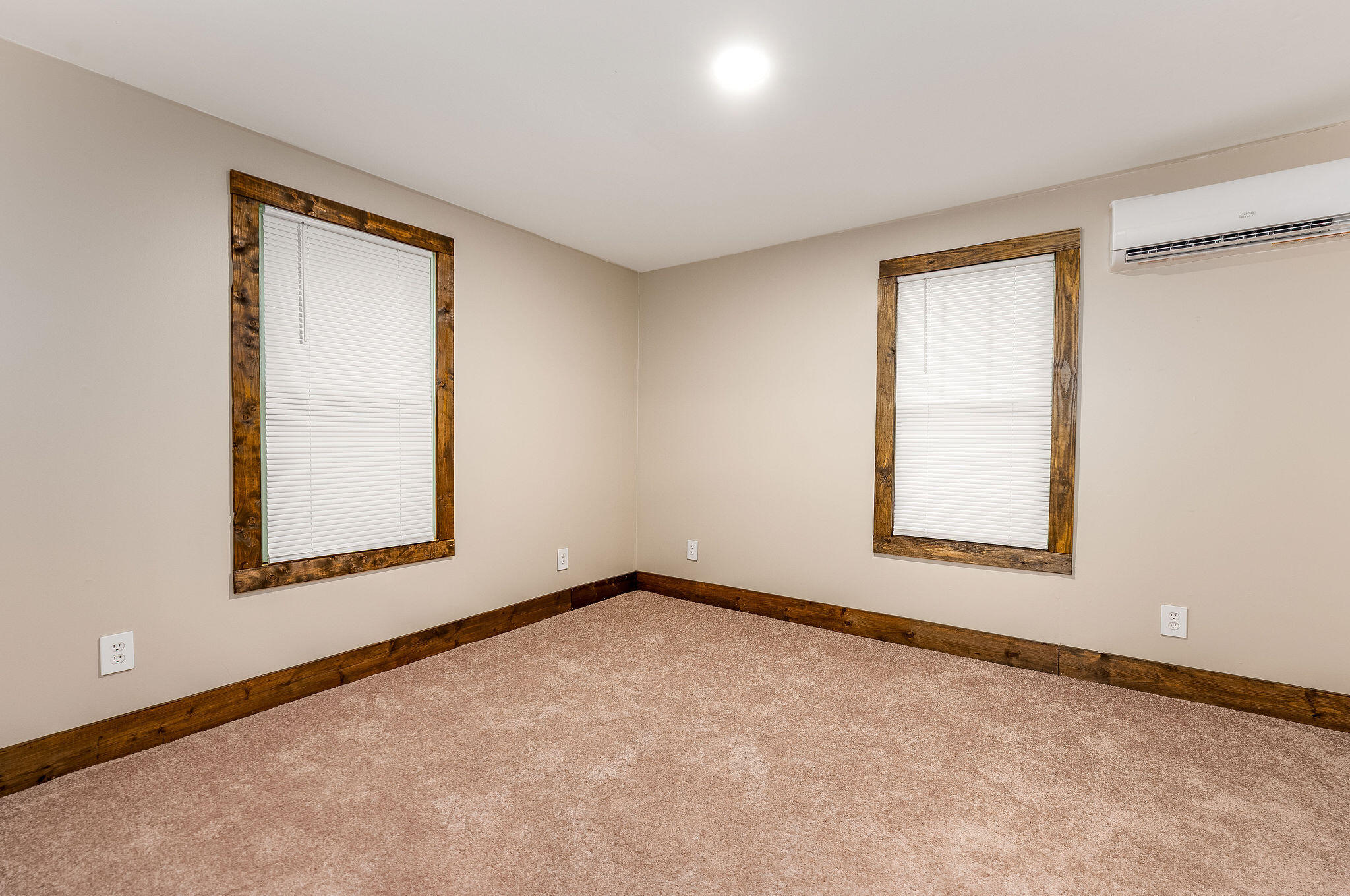 370 Green Acres Drive Property Photo 29