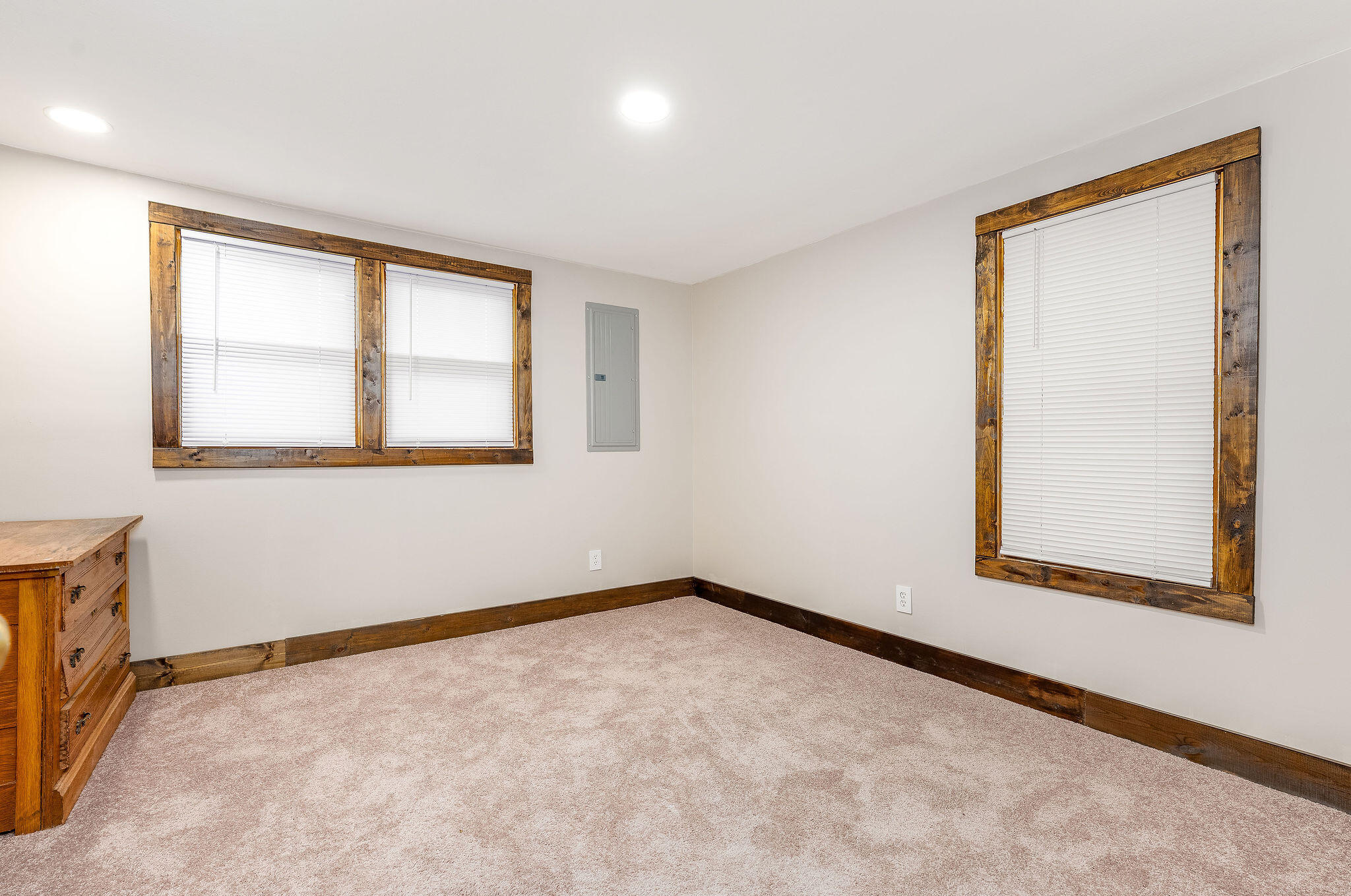 370 Green Acres Drive Property Photo 31