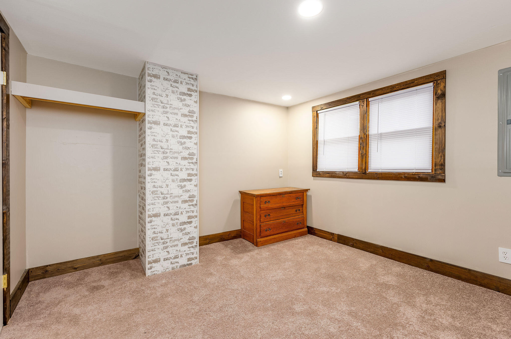 370 Green Acres Drive Property Photo 34