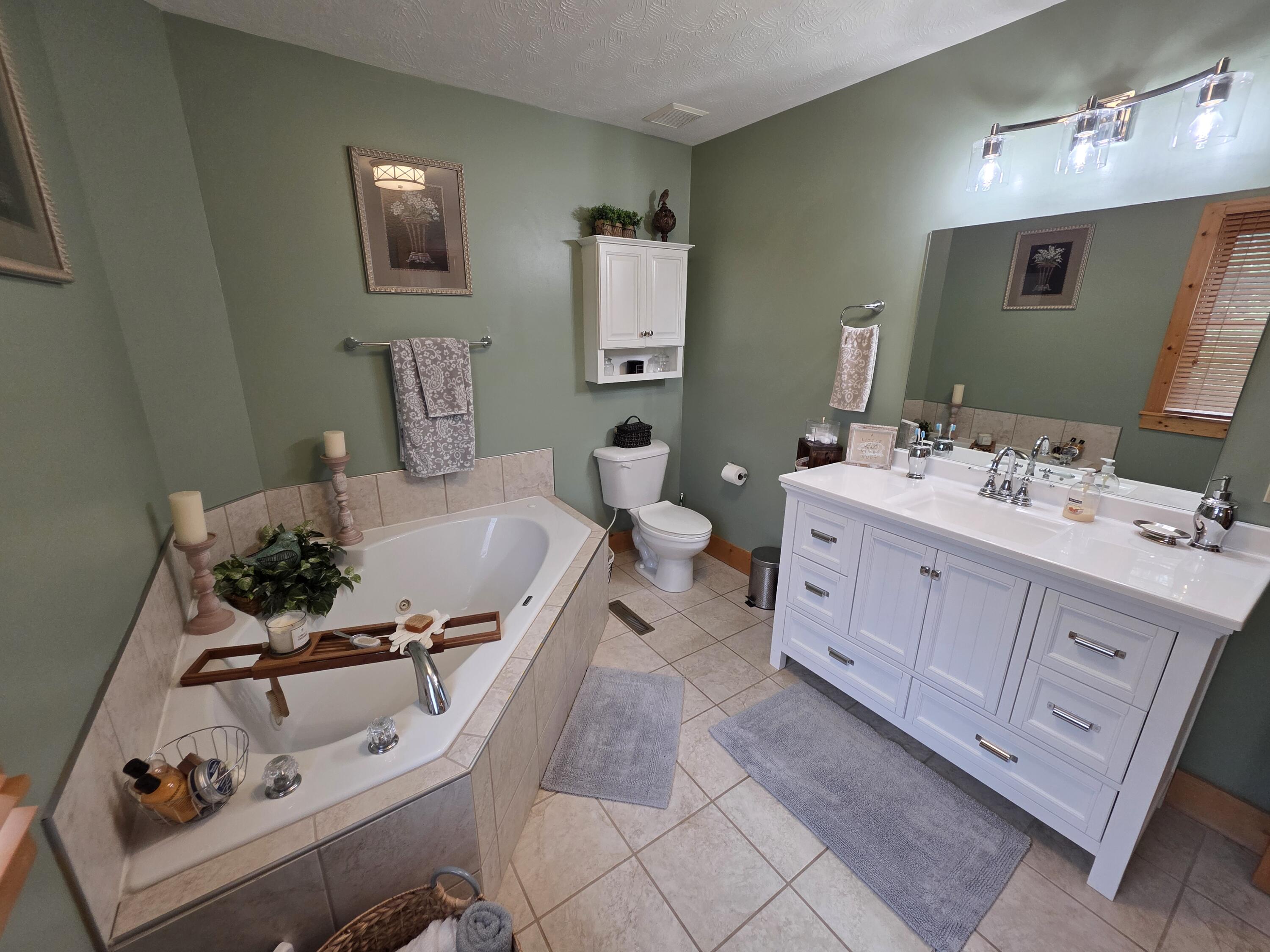 22 Elly Avenue Property Photo 37