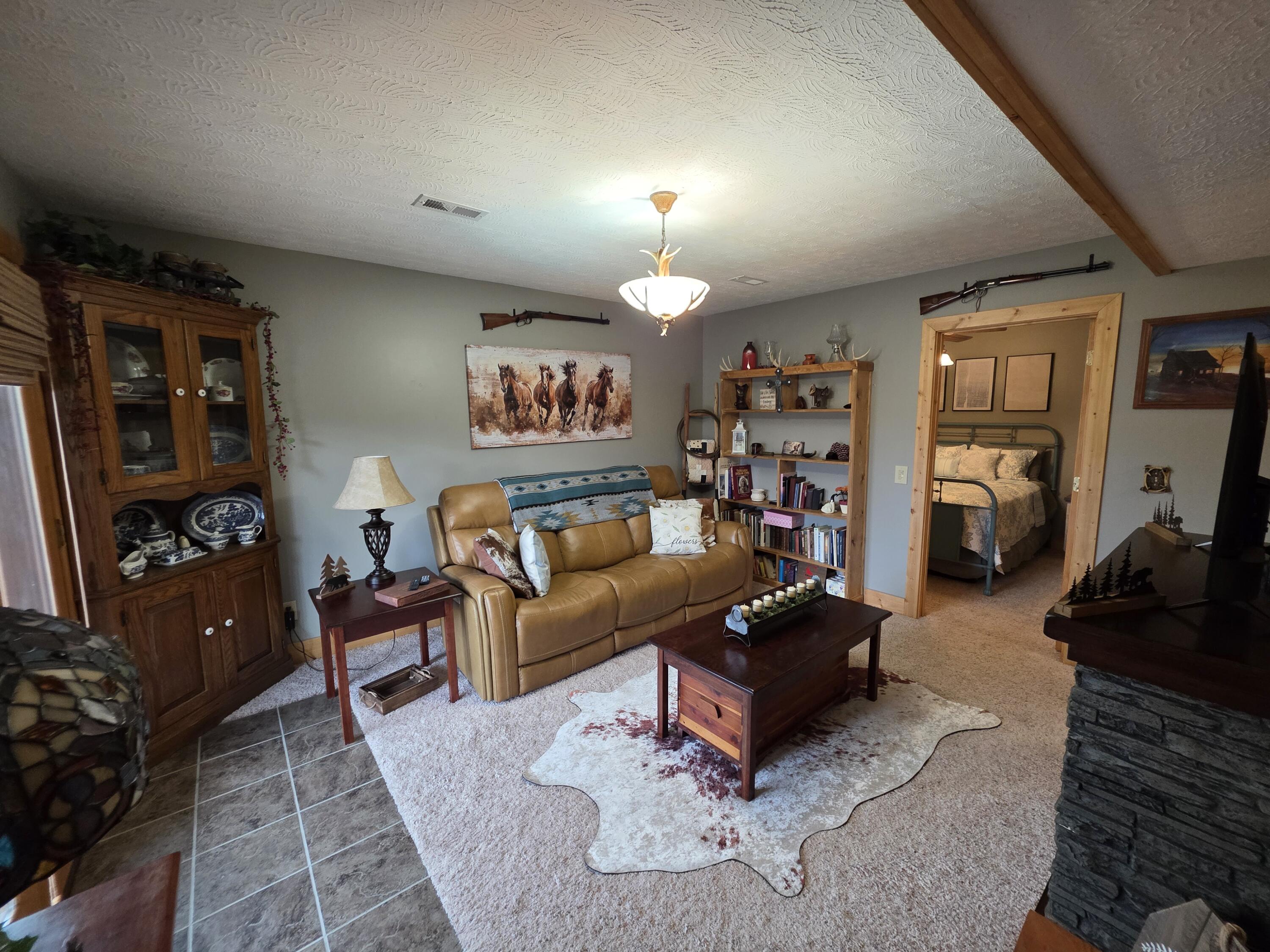22 Elly Avenue Property Photo 44