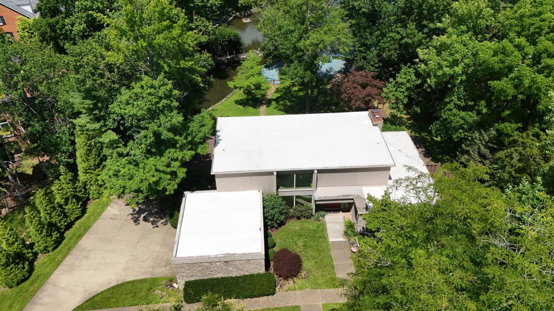 2049 Lakeside Drive Property Photo 7