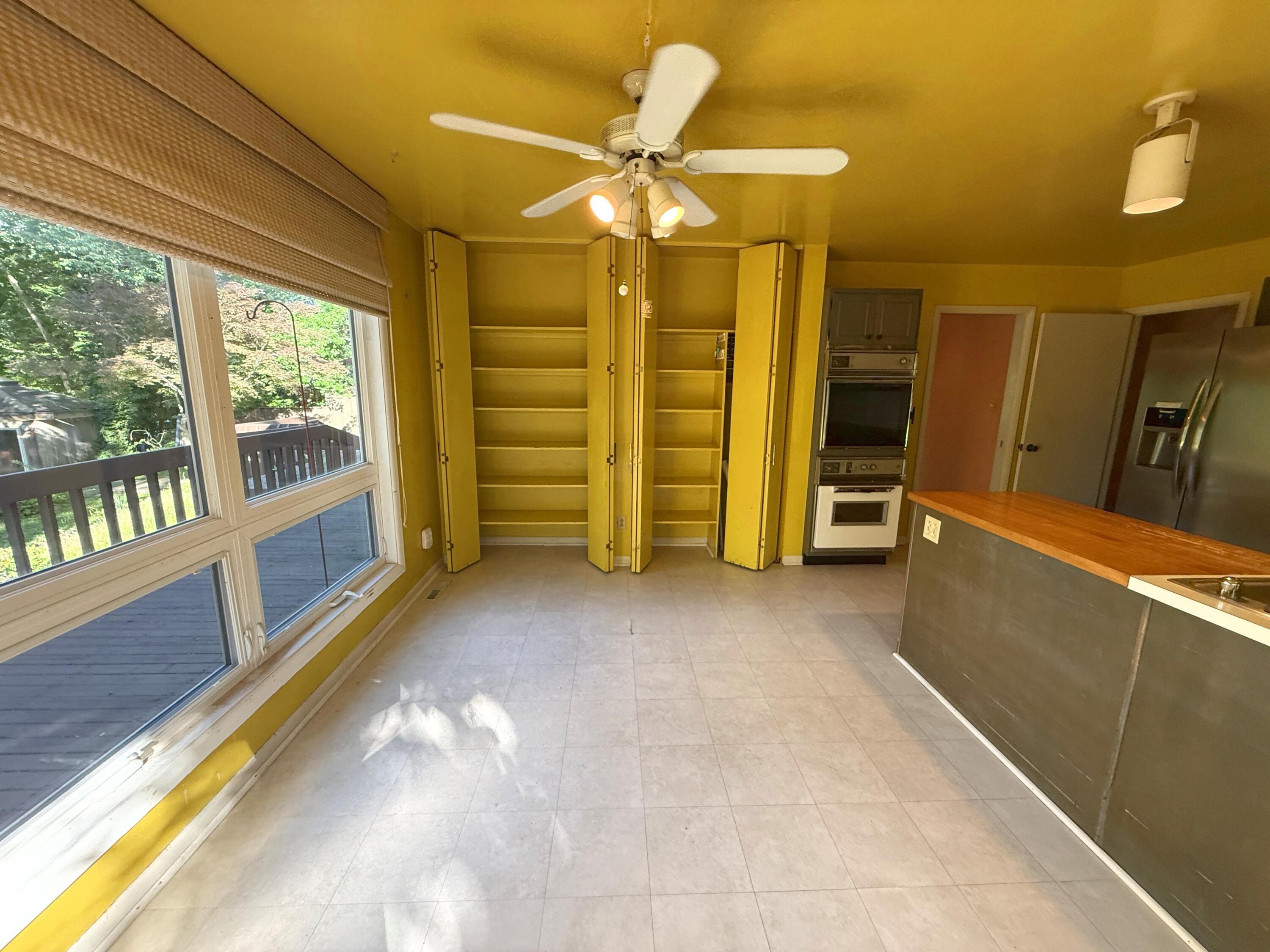2049 Lakeside Drive Property Photo 17
