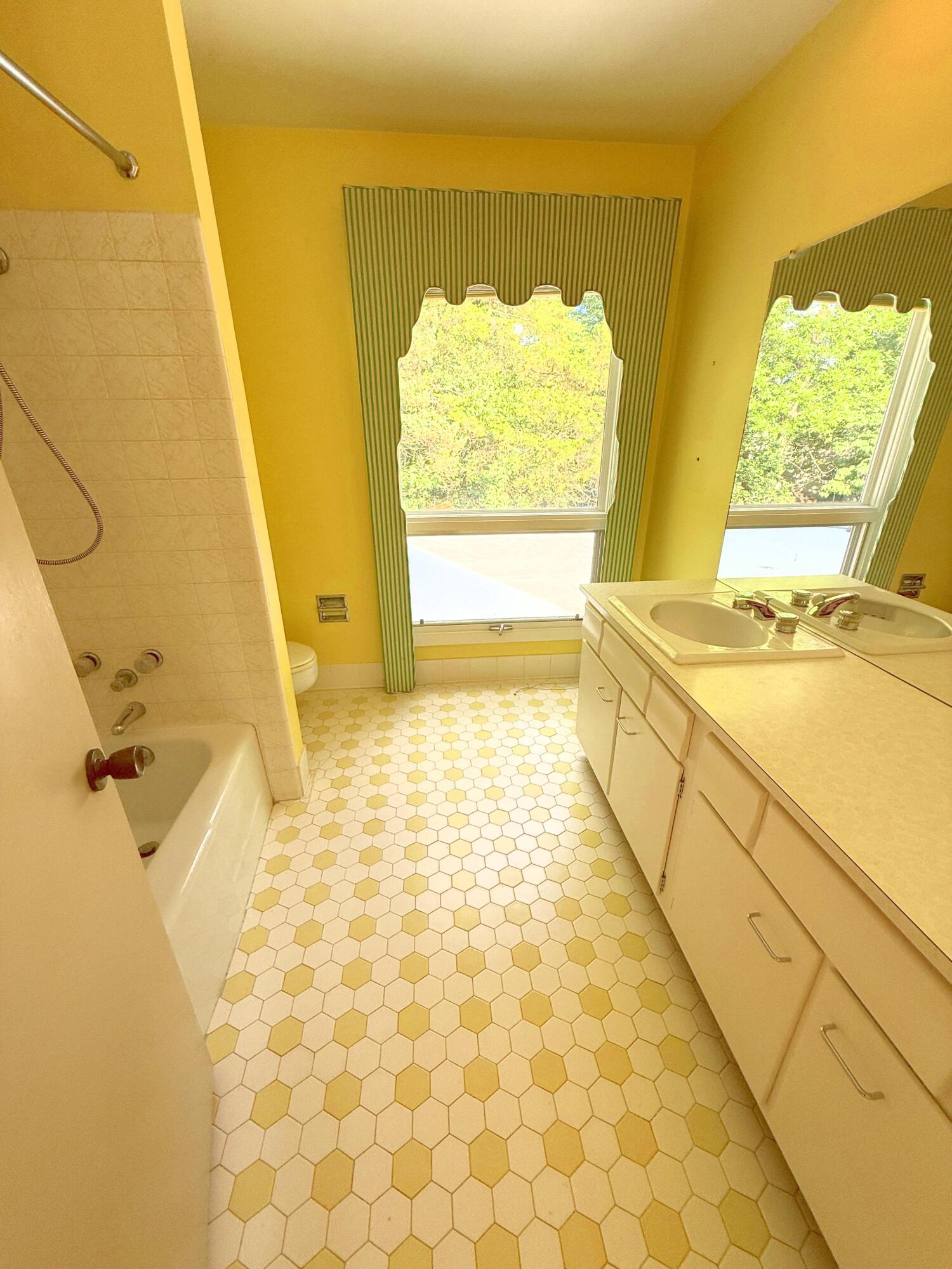 2049 Lakeside Drive Property Photo 42