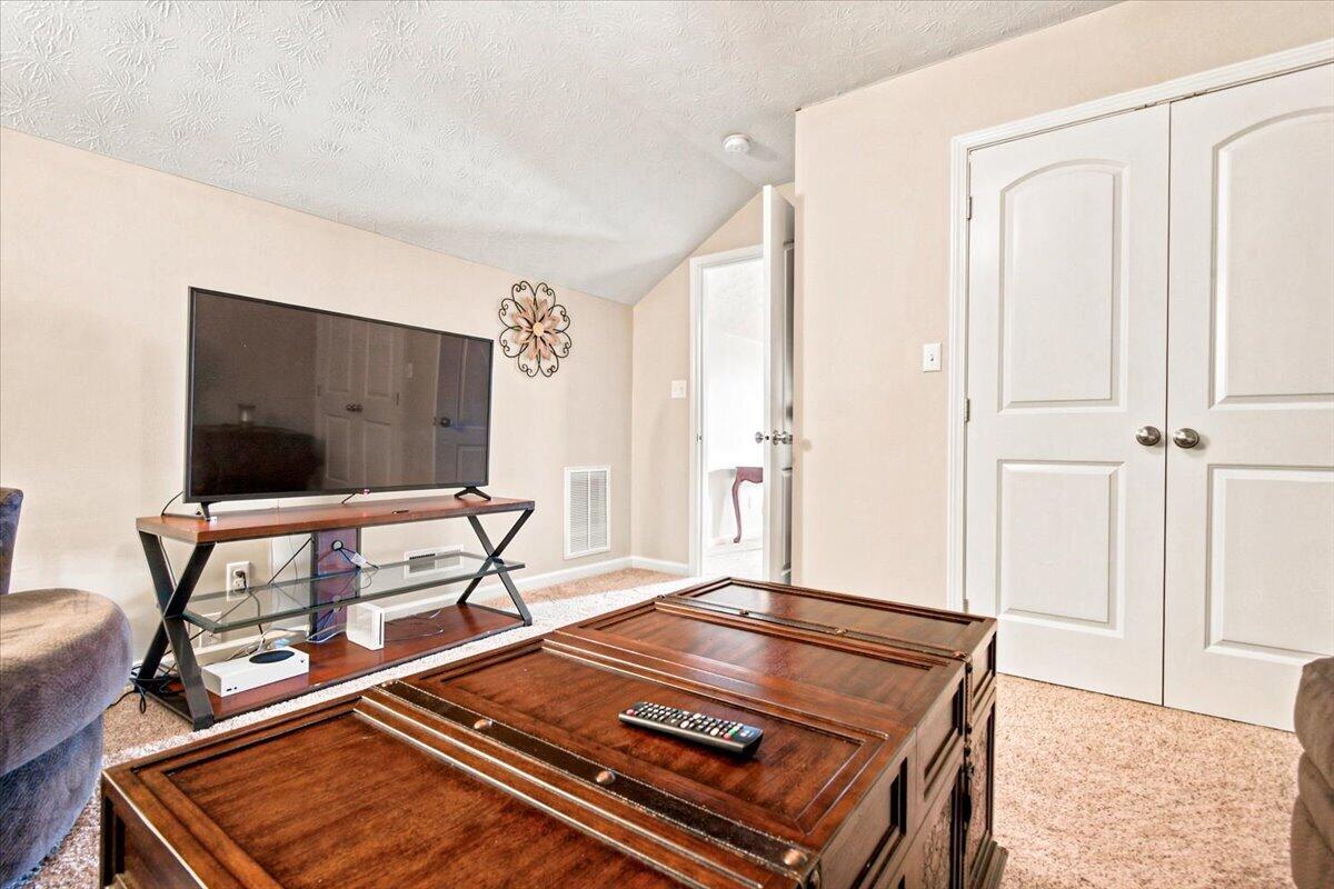 87 Blair Park Property Photo 26