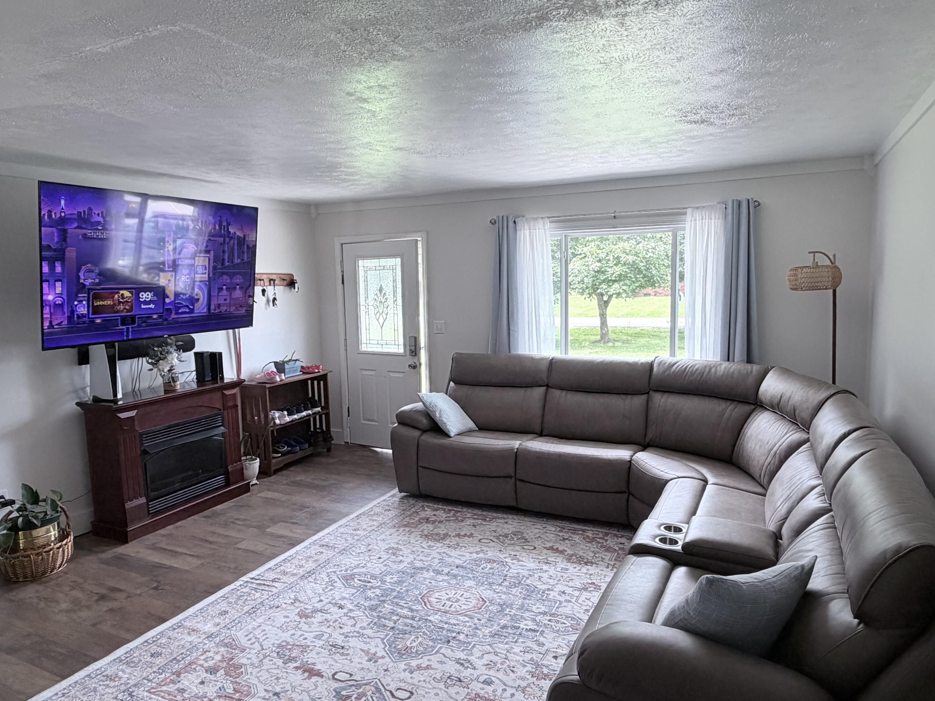 1401 Mimosa Lane Property Photo 3