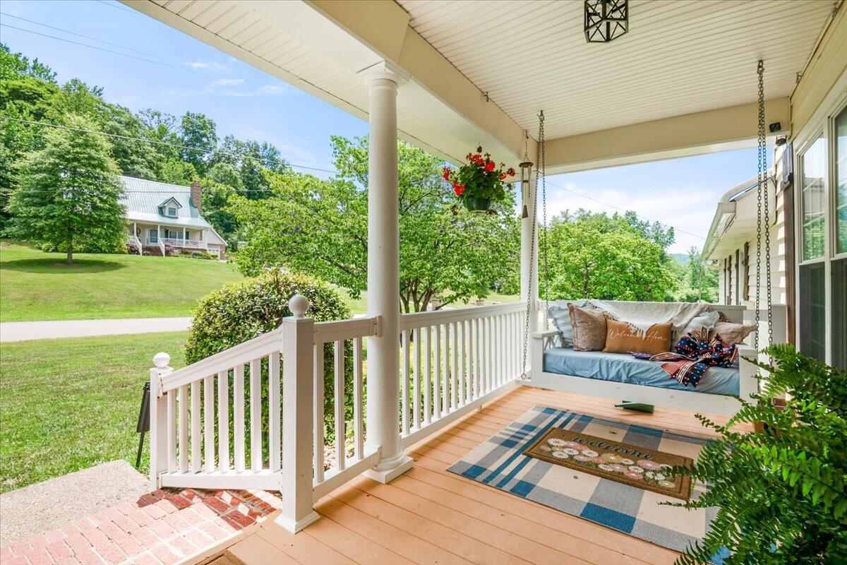6985 Old Mountain Ash Pike Property Photo 6