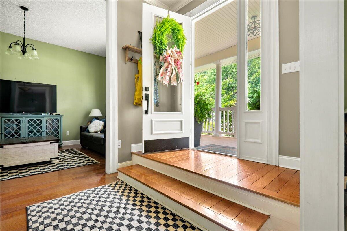 6985 Old Mountain Ash Pike Property Photo 8