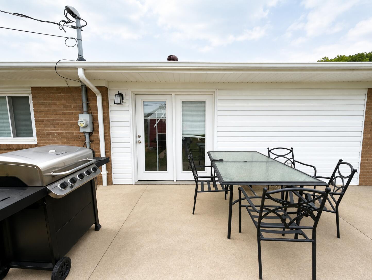 10 Joan Street Property Photo 23