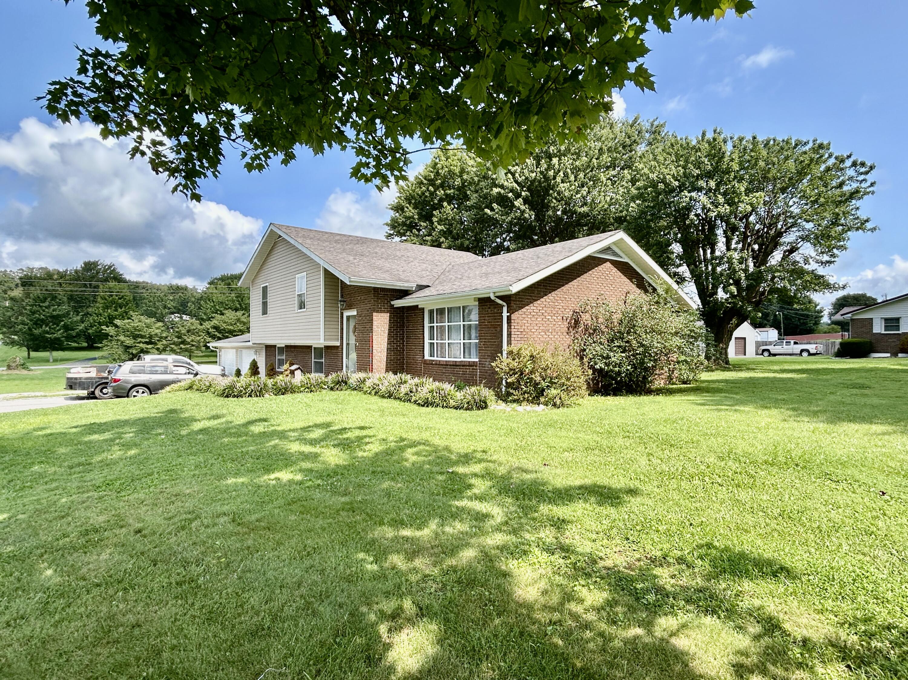 111 Guinn Drive Property Photo 3