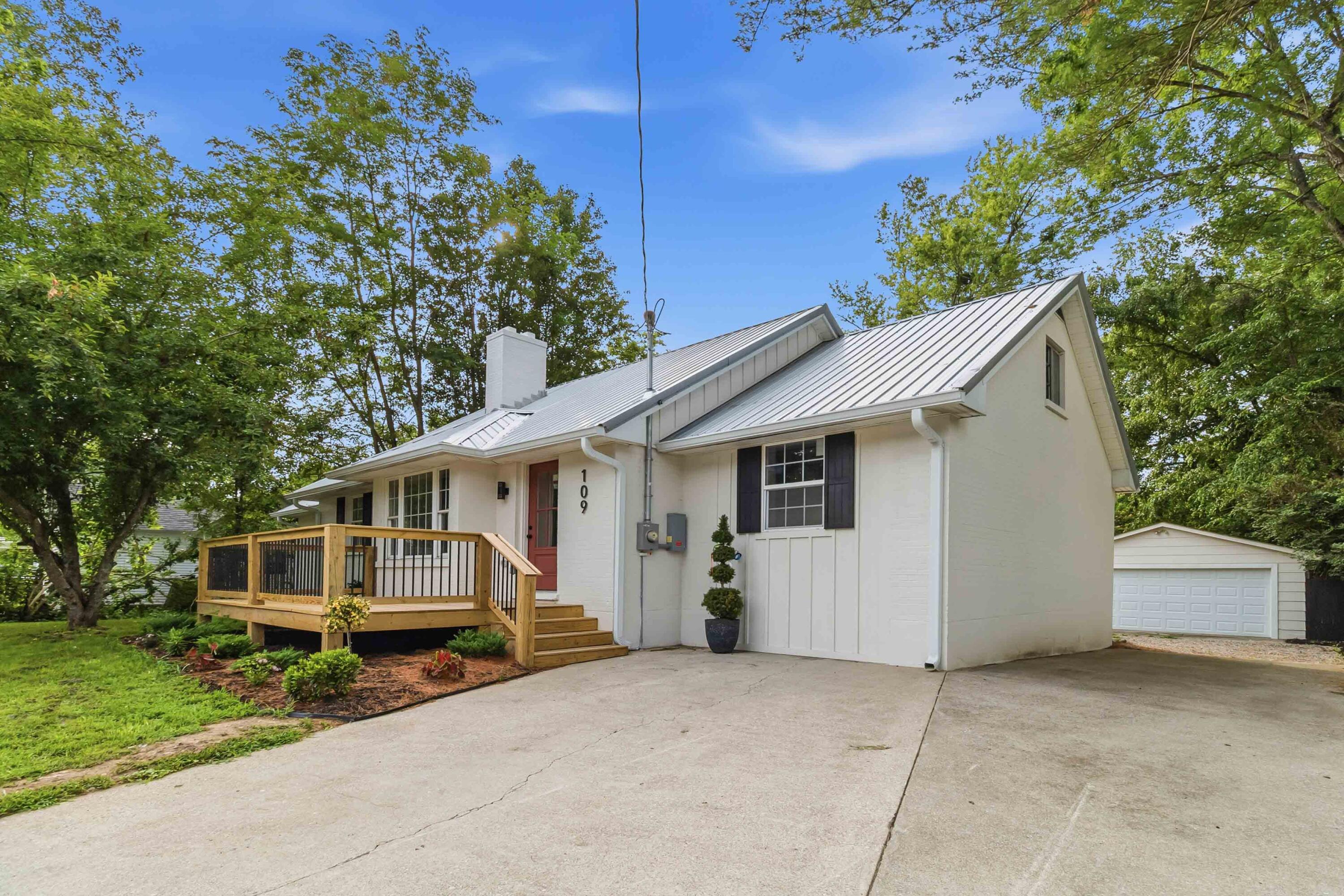 109 Elm Street Property Photo 2