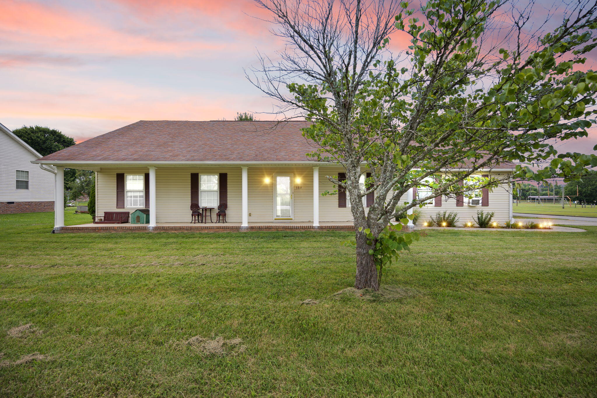 389 Park Lane Property Photo 4