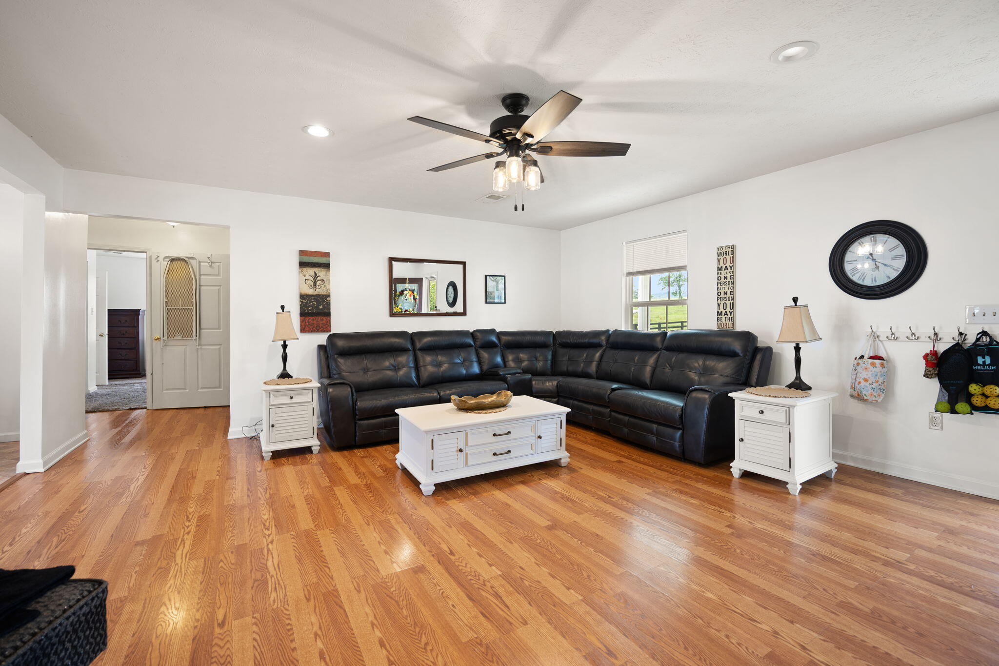 389 Park Lane Property Photo 18