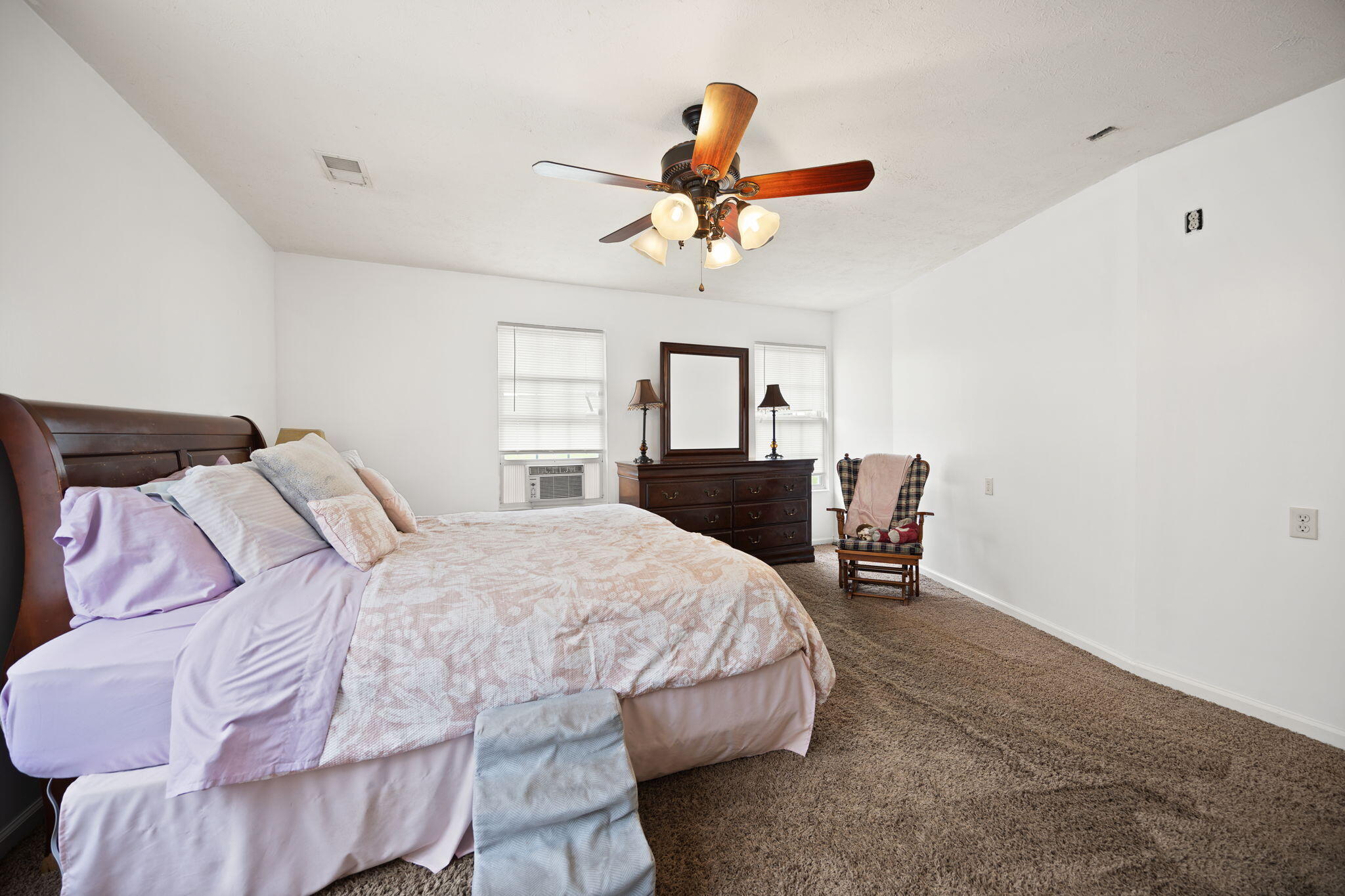 389 Park Lane Property Photo 27