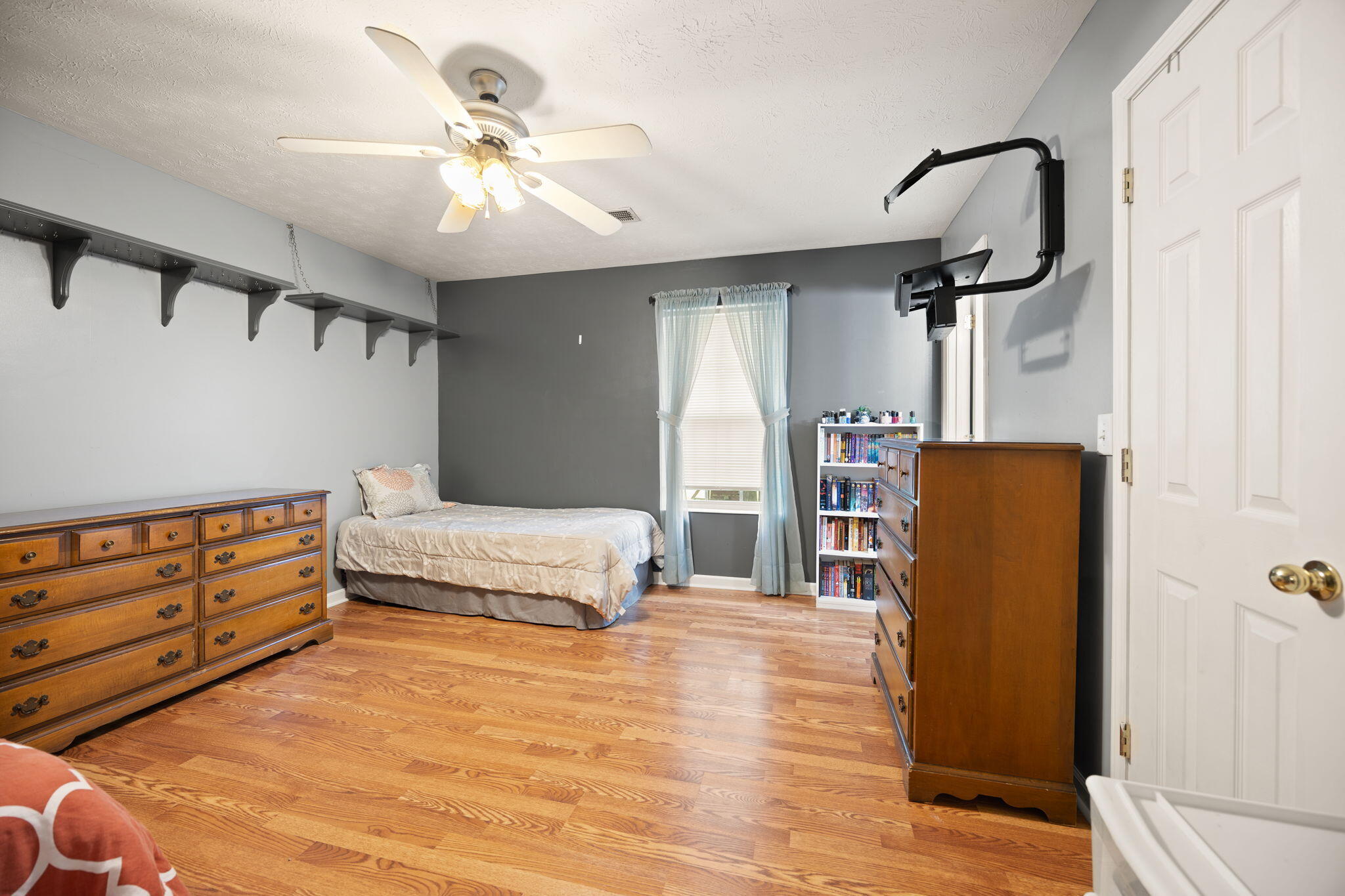 389 Park Lane Property Photo 40