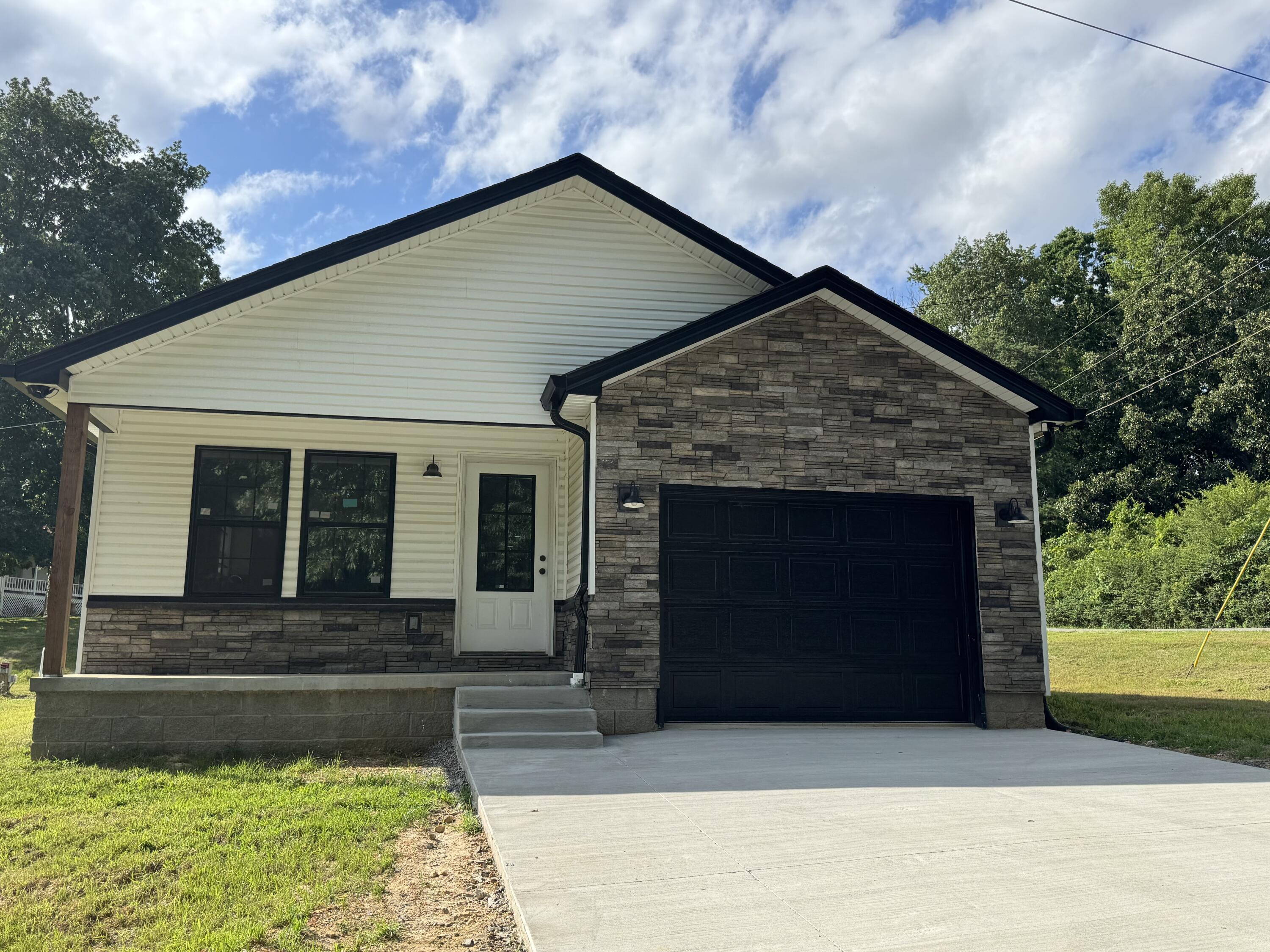 296 Hillview Drive Property Photo 1