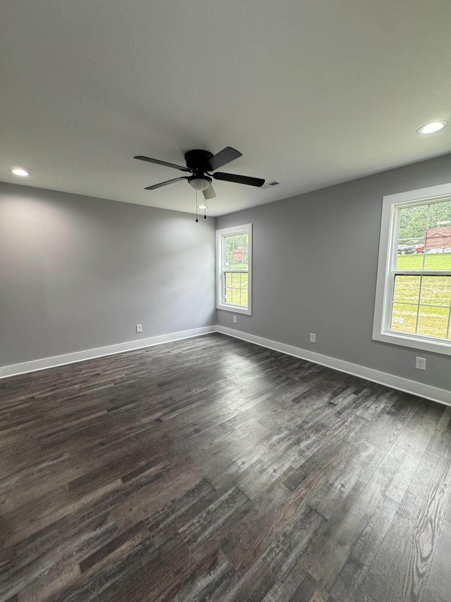 296 Hillview Drive Property Photo 13