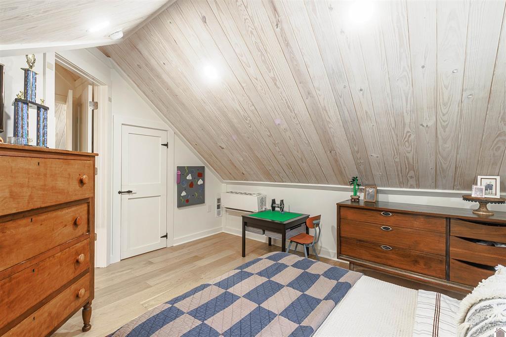 811 Olive Street Property Photo 25
