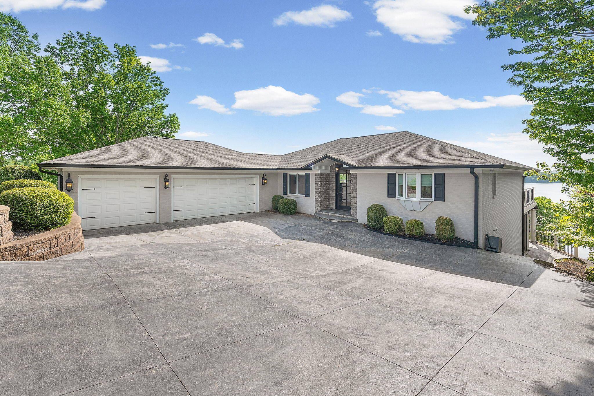 401 Pollard Circle Property Photo 3