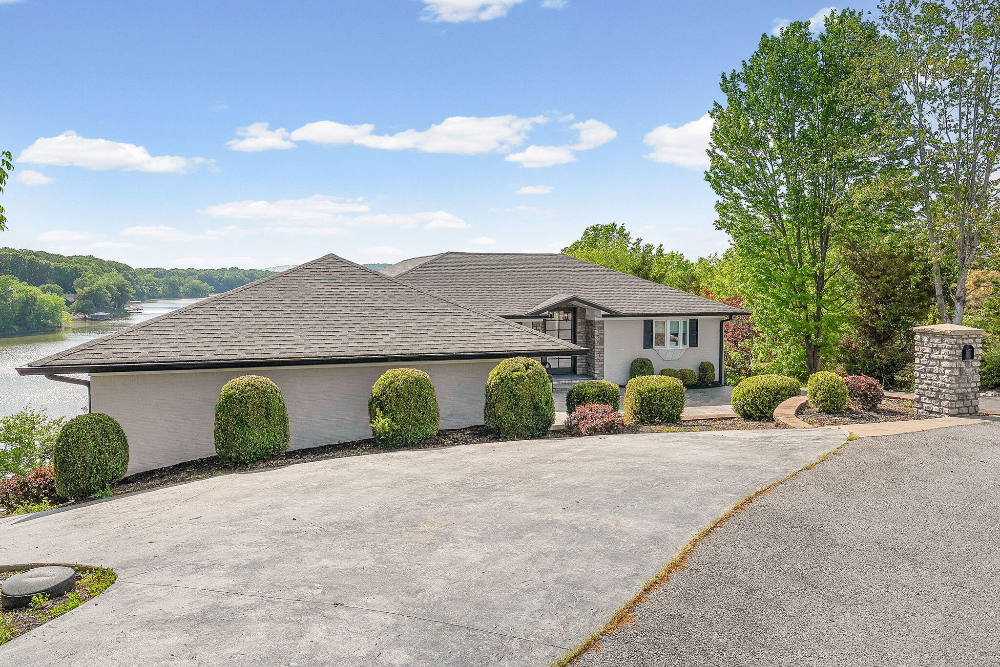 401 Pollard Circle Property Photo 4