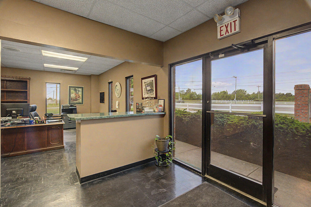 254 Commerce Court Property Photo 3