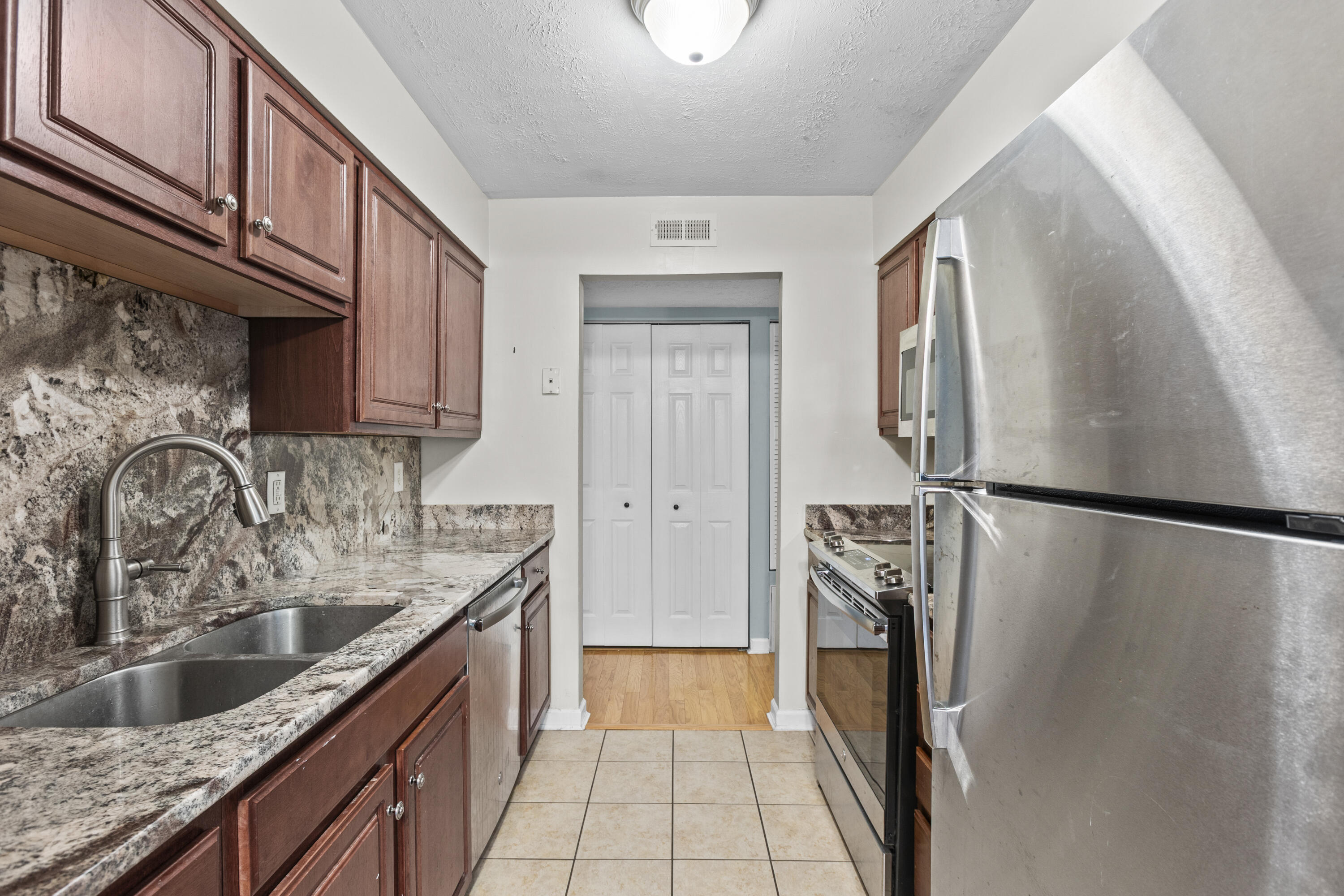 4410 Wisteria Landing Circle 208 Property Photo 5