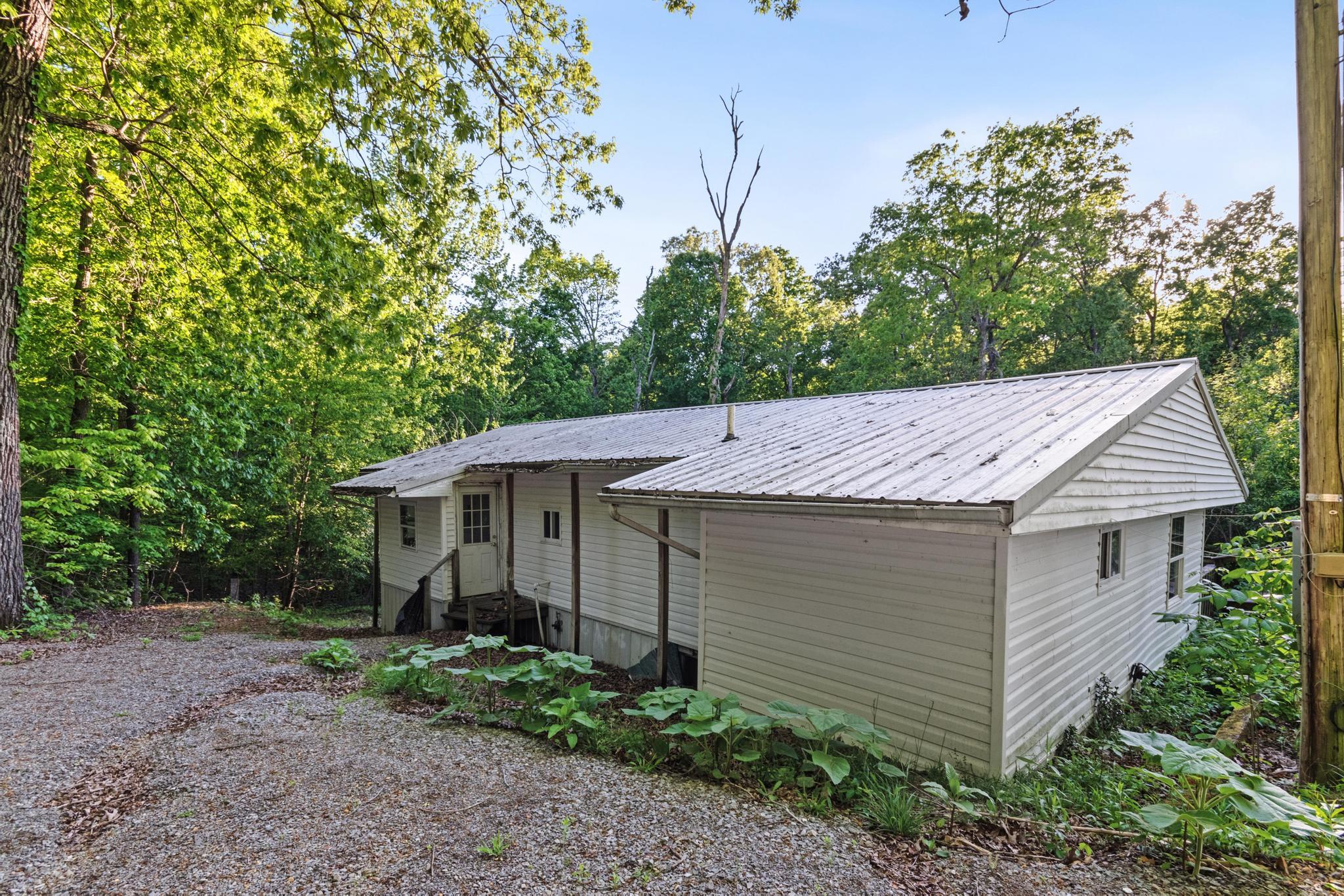 287 Dustin Road Property Photo 2