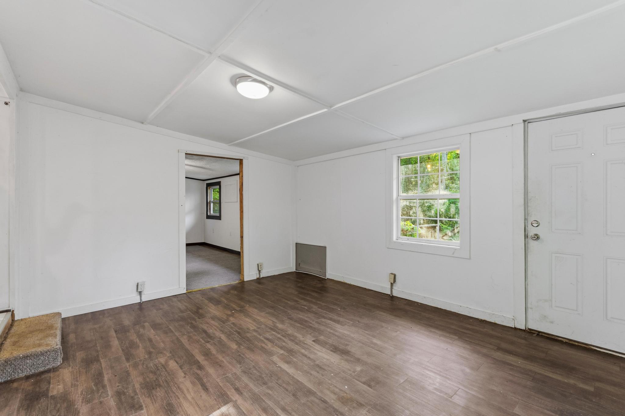 287 Dustin Road Property Photo 6