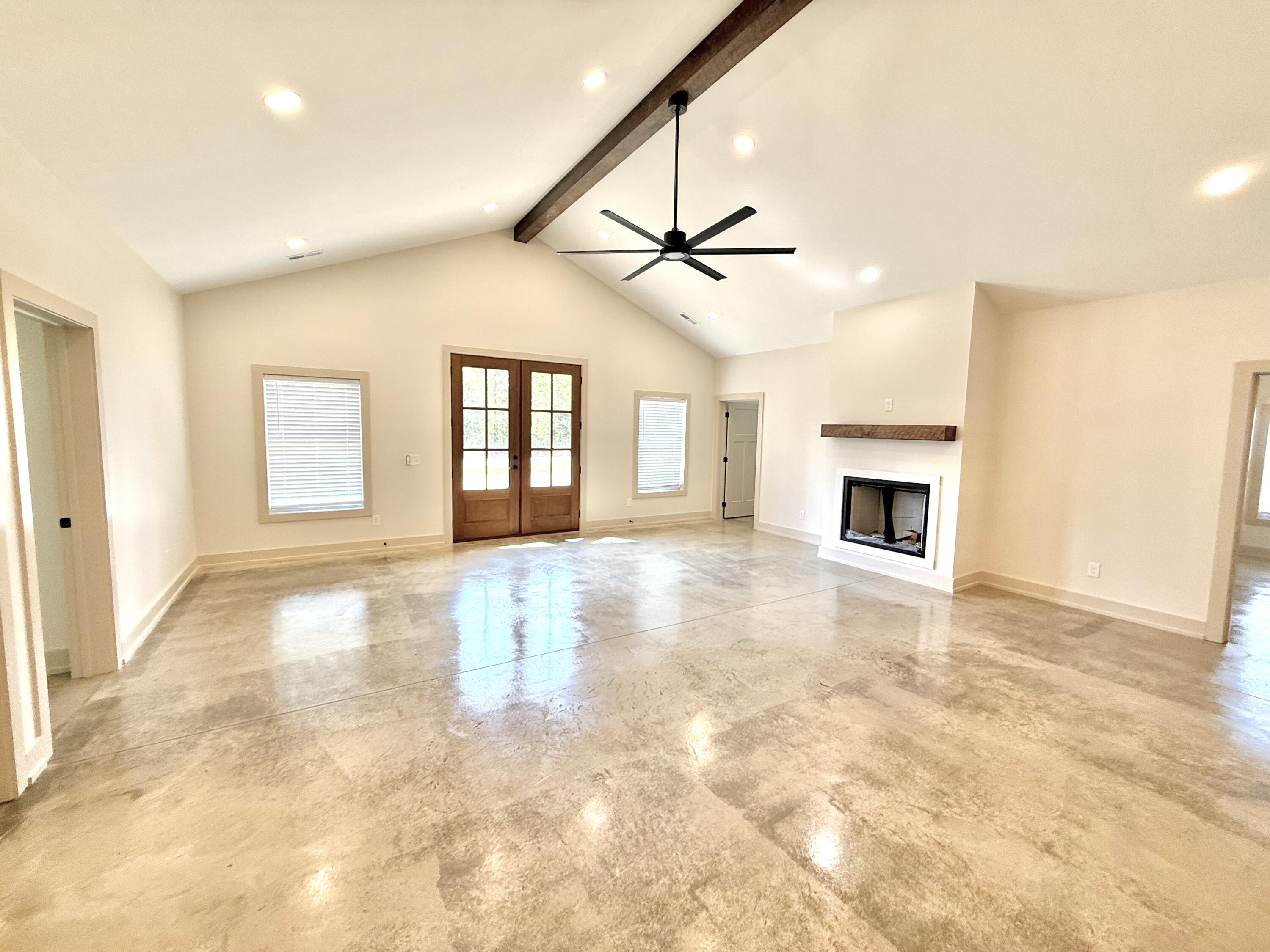 5572 Antioch Road Property Photo 4
