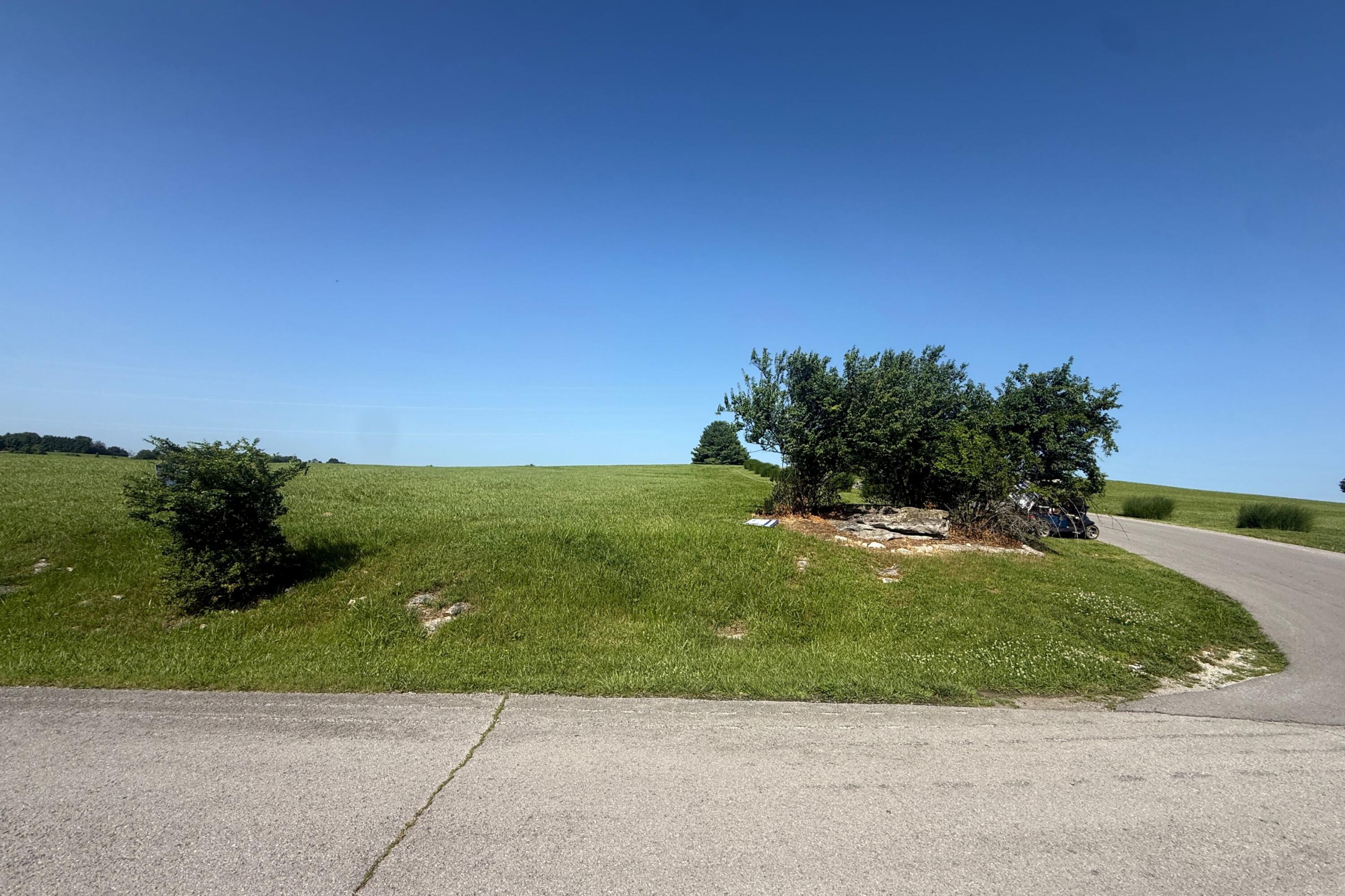 387 Donmar Drive Property Photo 4